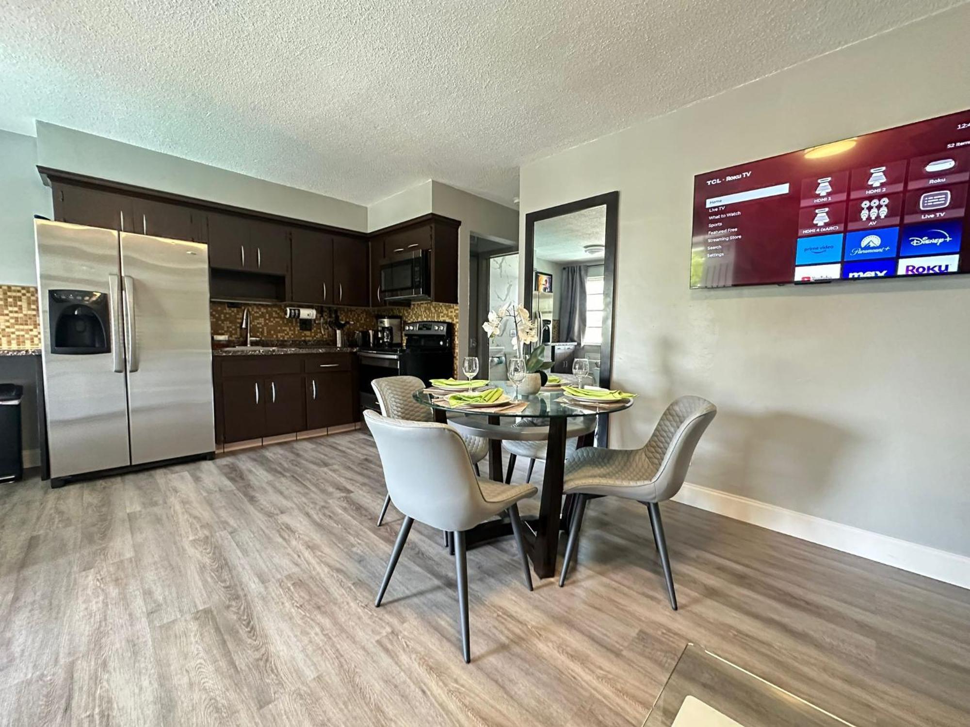 Sheridan Apartment *