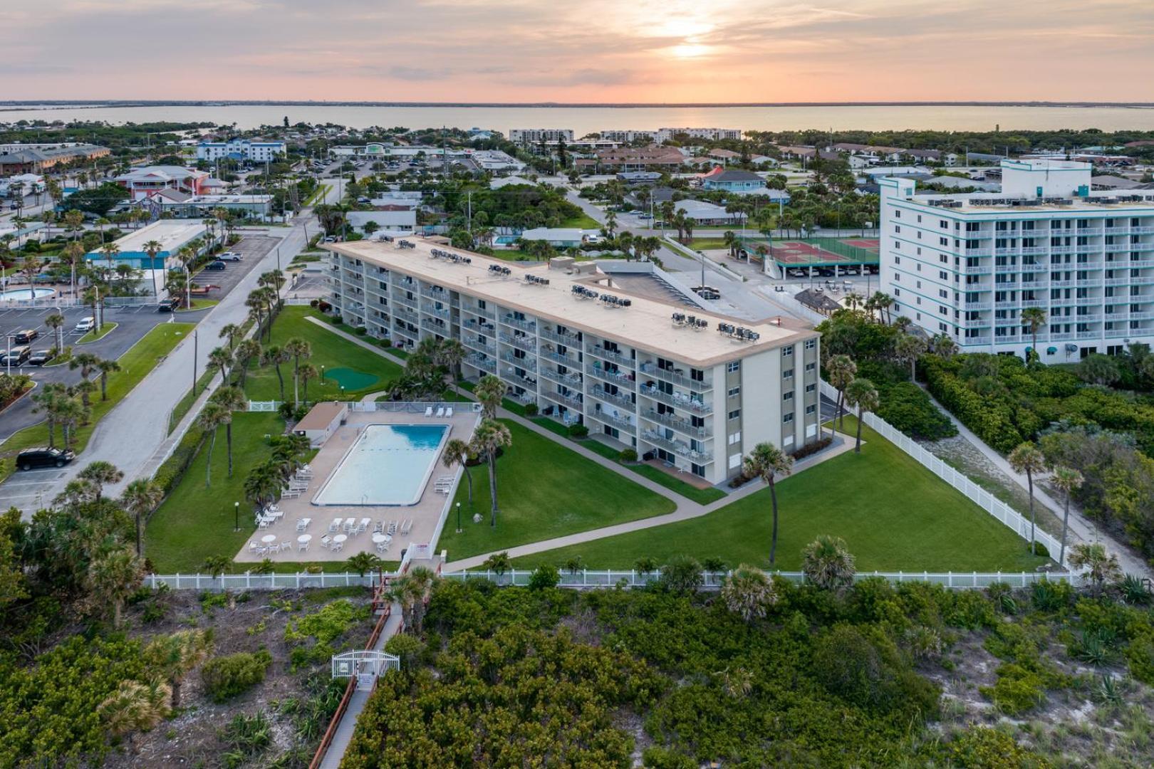 Cocoa Towers 3*