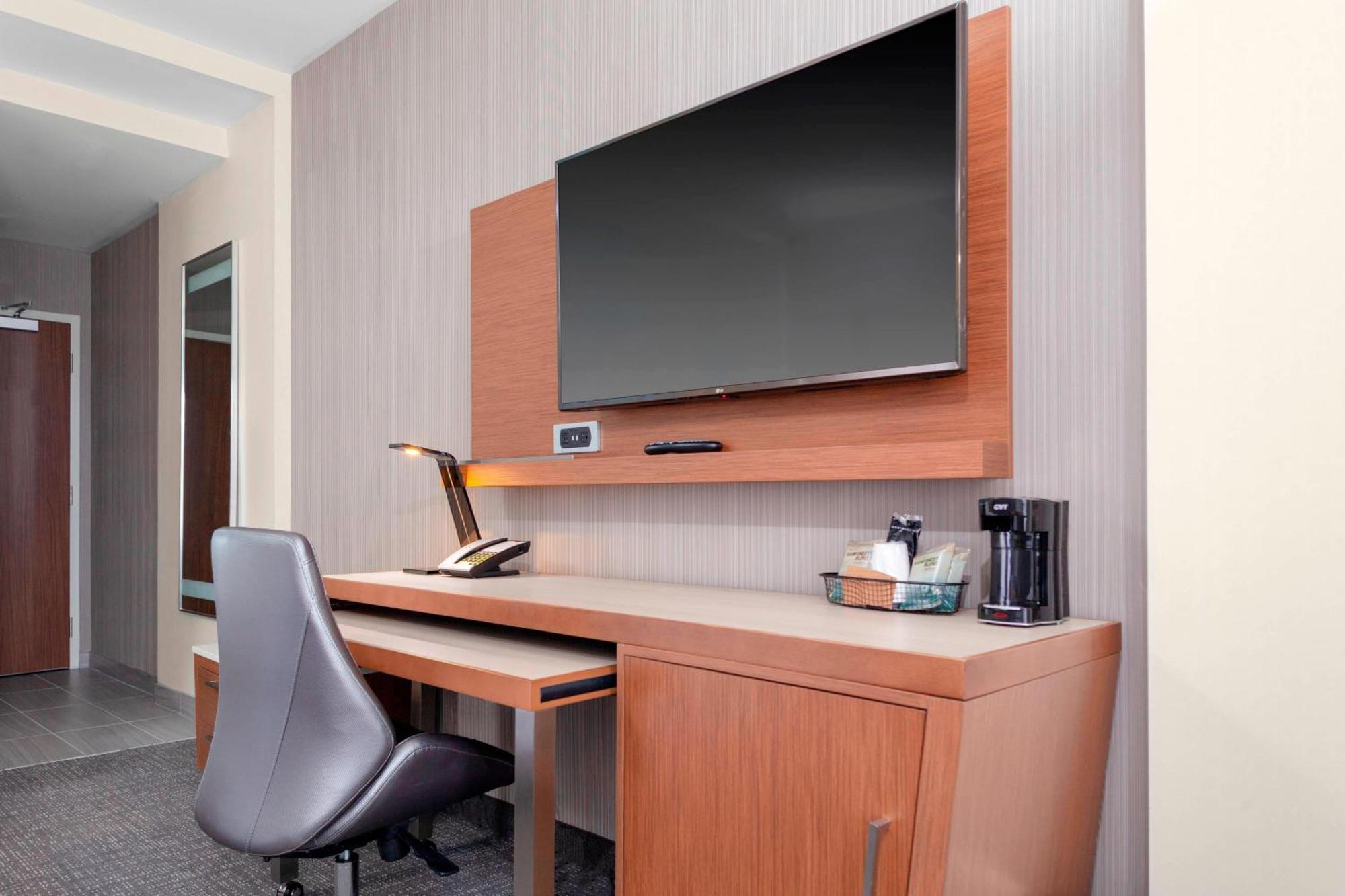 Courtyard By Marriott Historic Downtown 3*