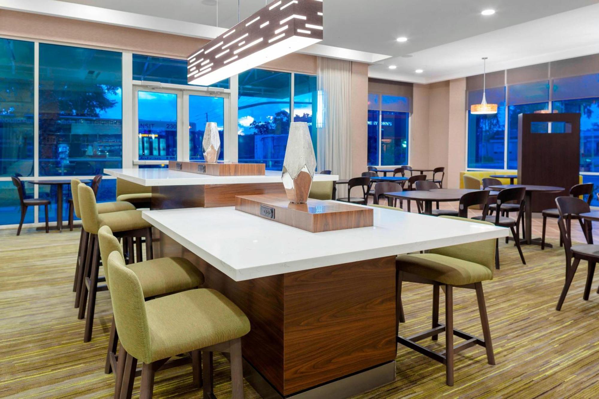 Hotel Courtyard By Marriott Historic Downtown DeLand
