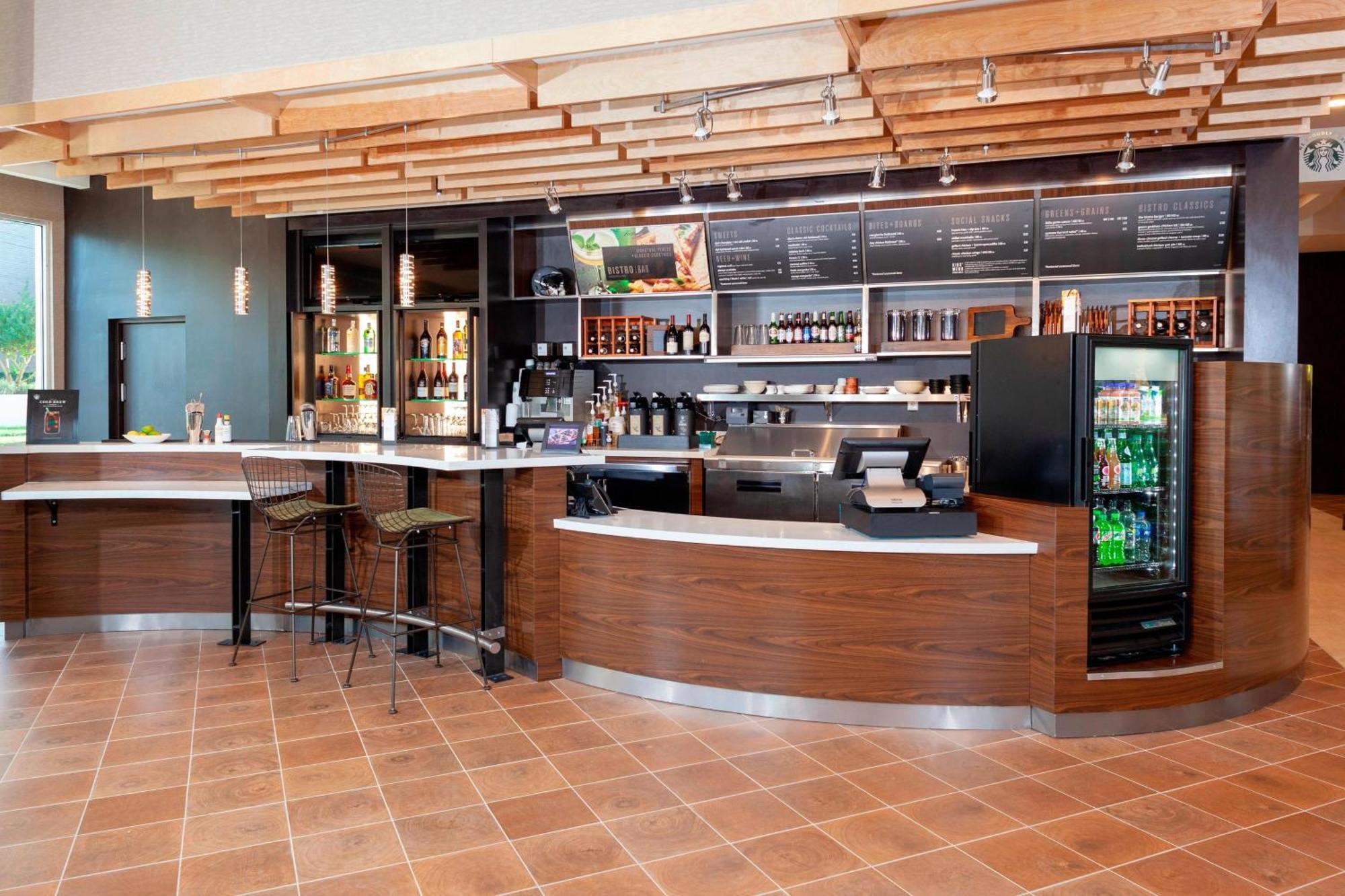 Courtyard By Marriott Historic Downtown Hotel