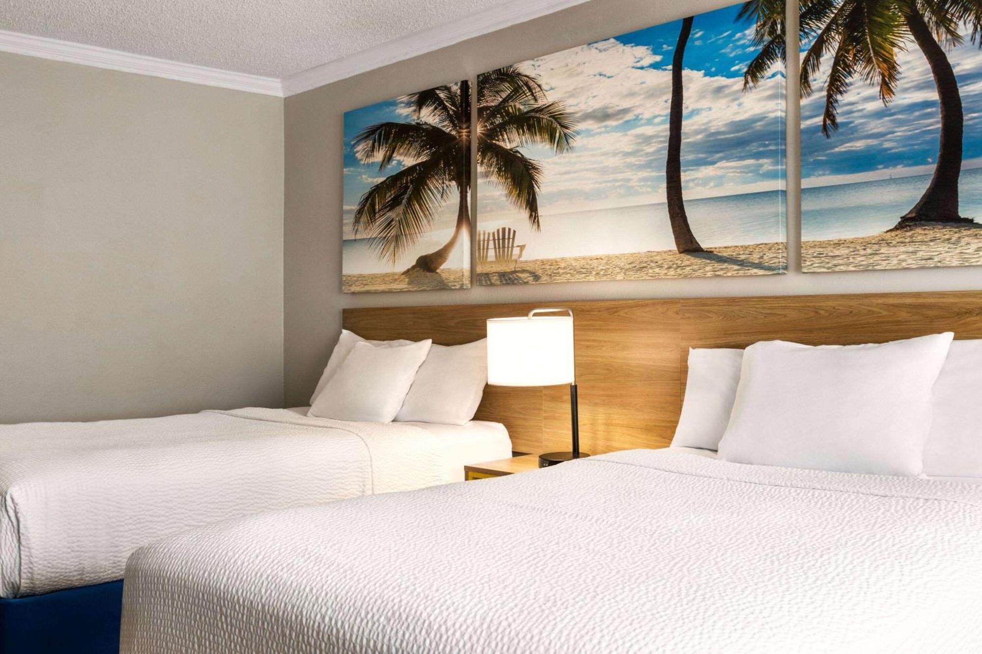 Hotel Days By Wyndham Miami Airport North Miami Springs