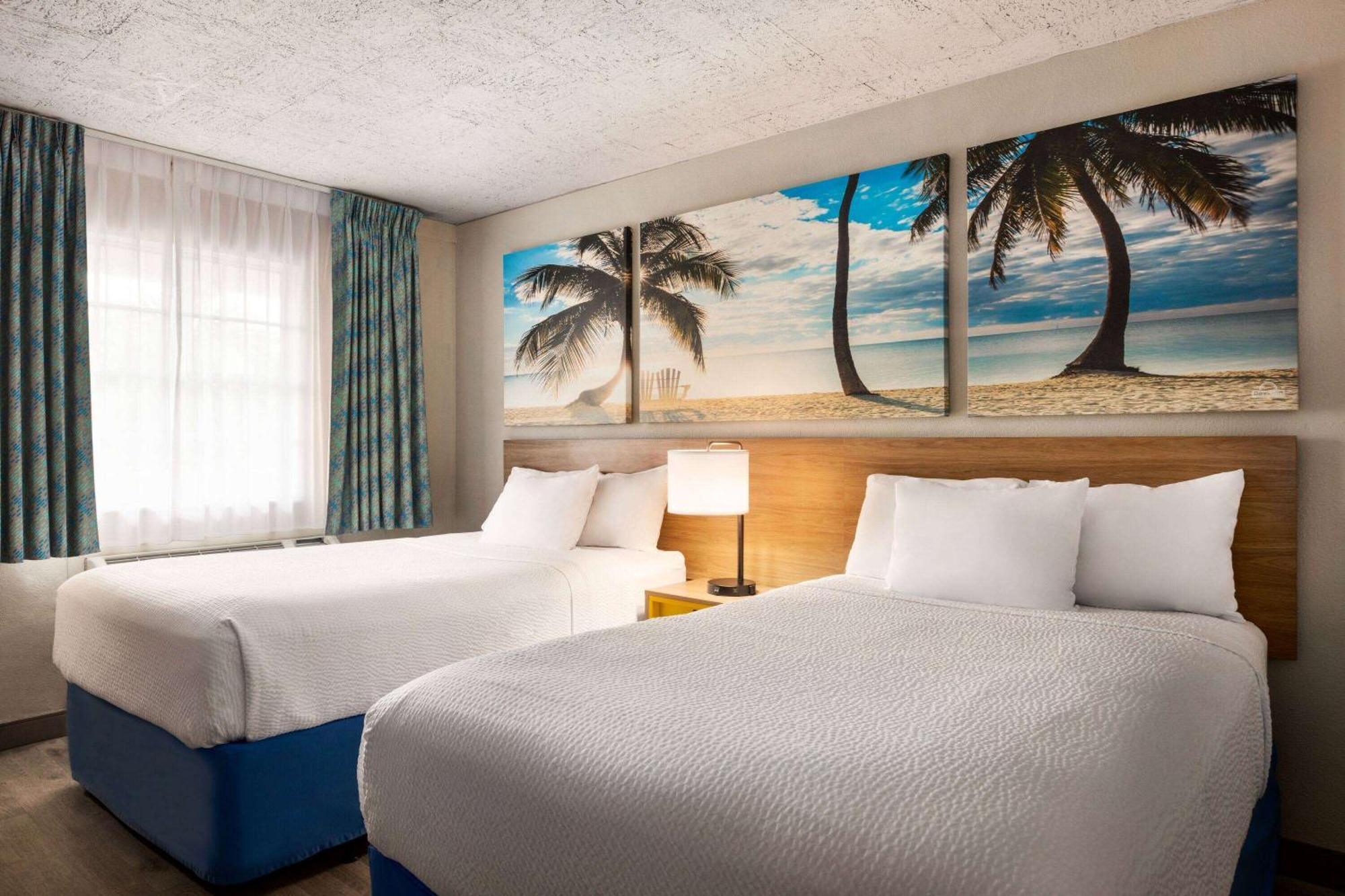 Hotel Days By Wyndham Miami Airport North 2*