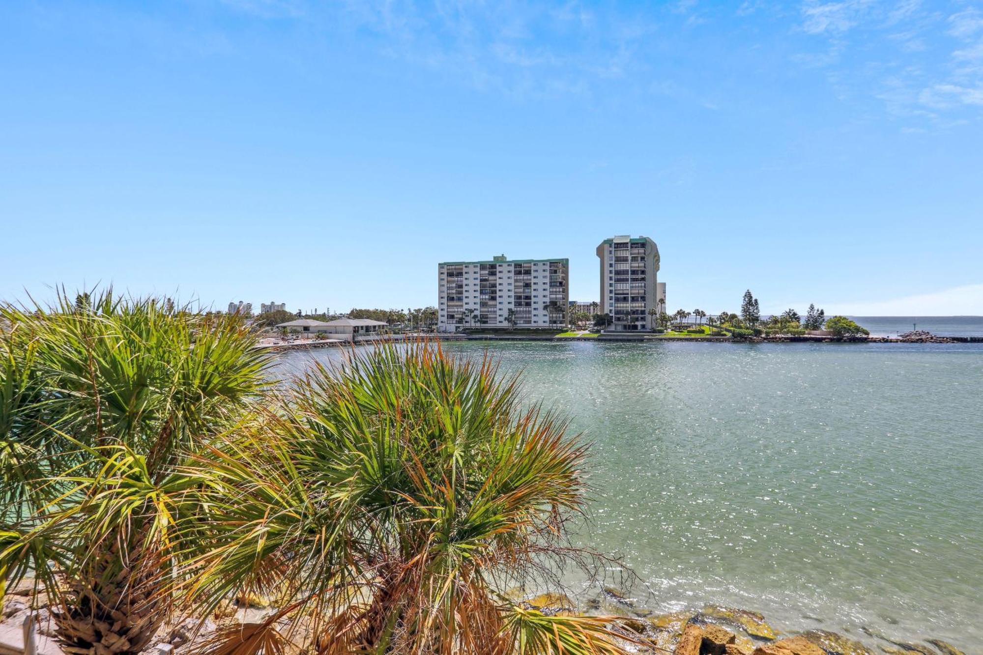 Land's End 5-303 Gulf-bay Front St. Pete Beach