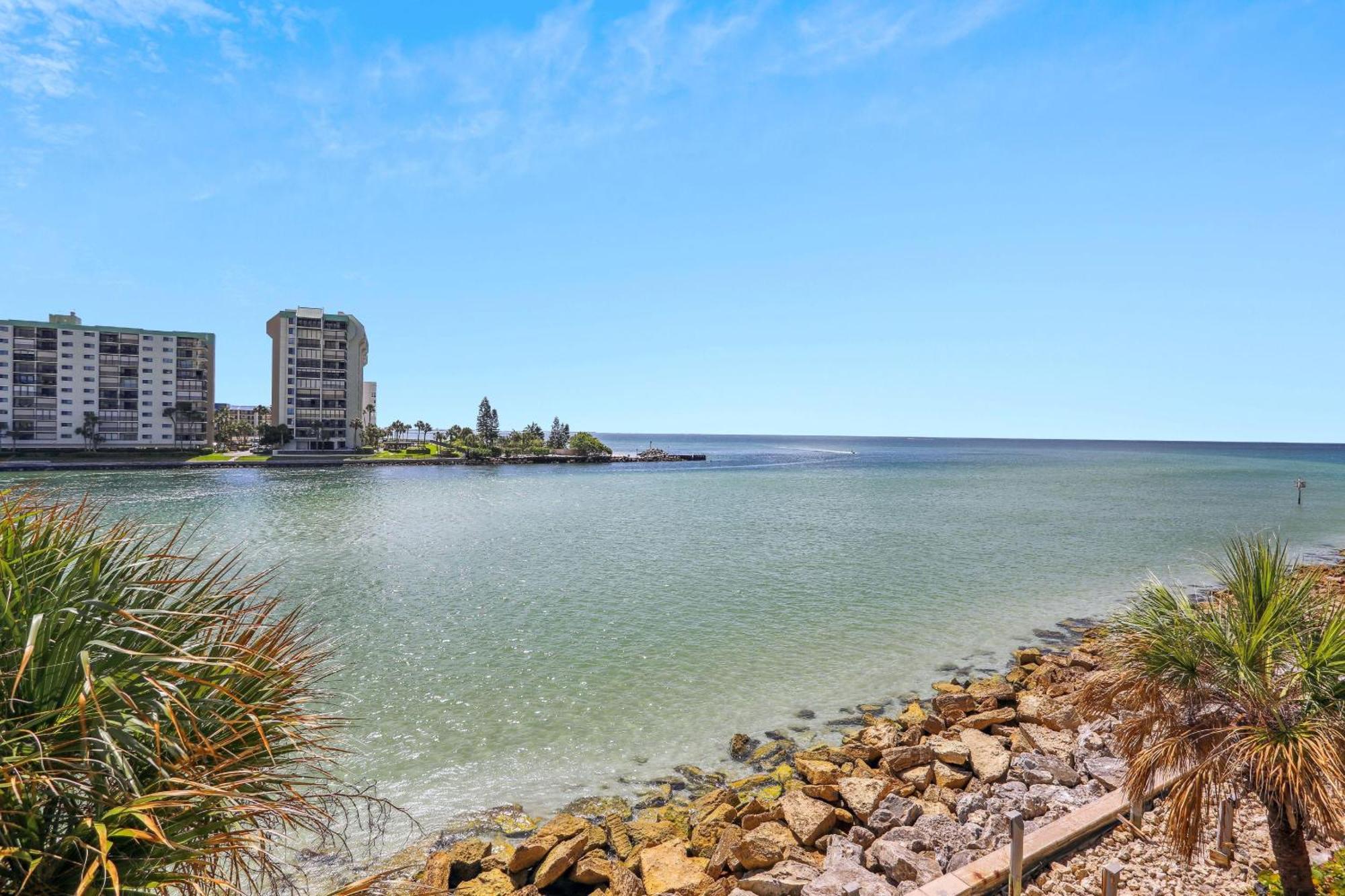 Land's End 5-303 Gulf-bay Front Holiday home St. Pete Beach