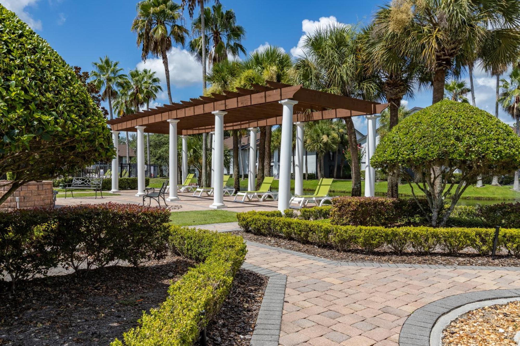 Legacy Vacation & Orlando - Near Resort 3*