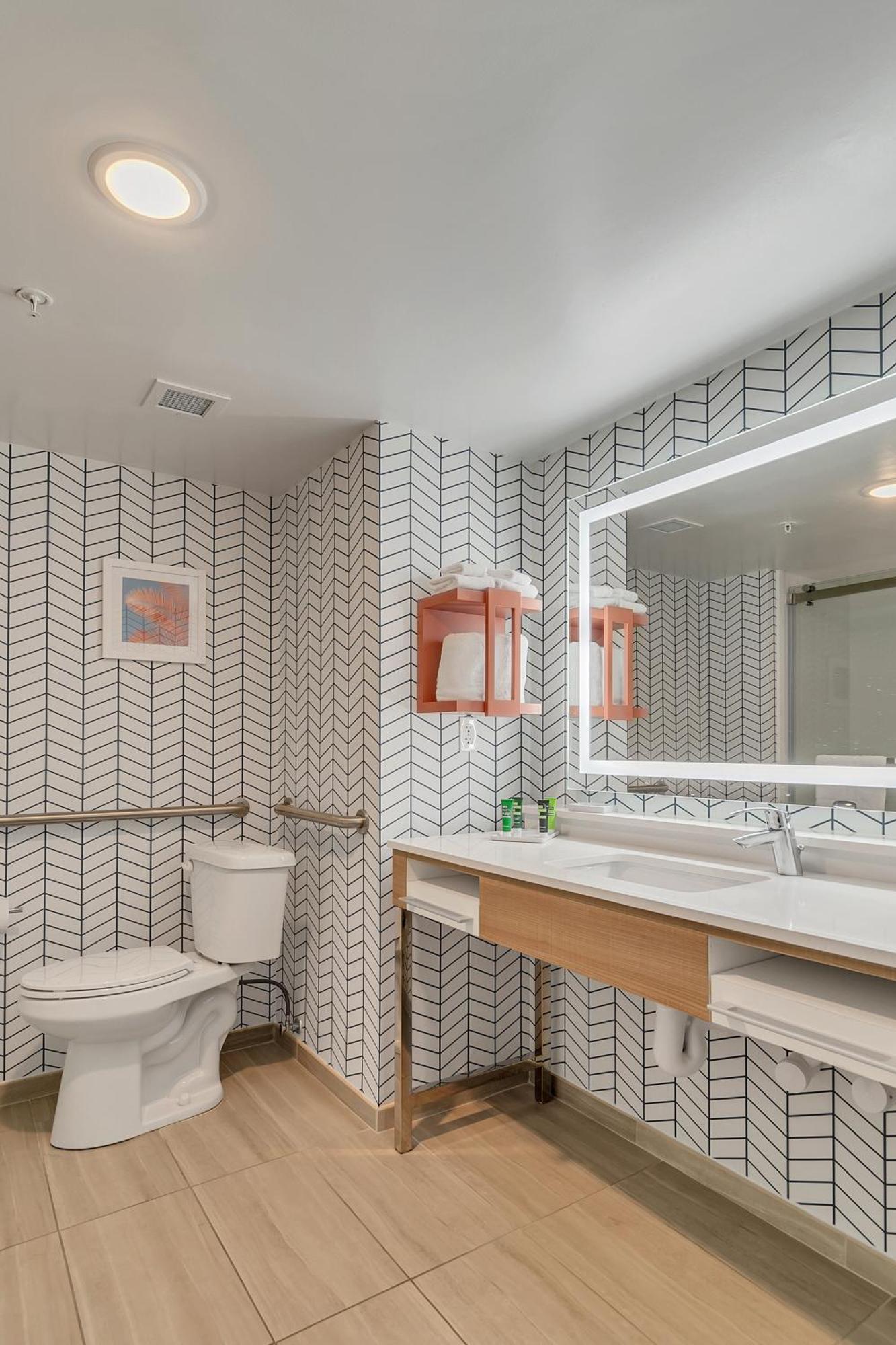 Hotel Express & Destin - Miramar By Ihg