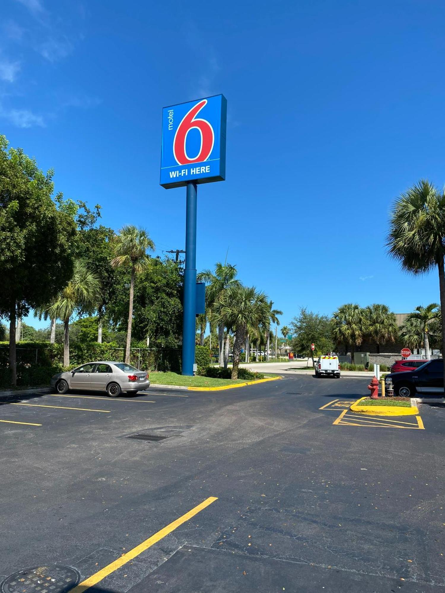 6-lantana West Palm Beach, Fl 2* Lantana