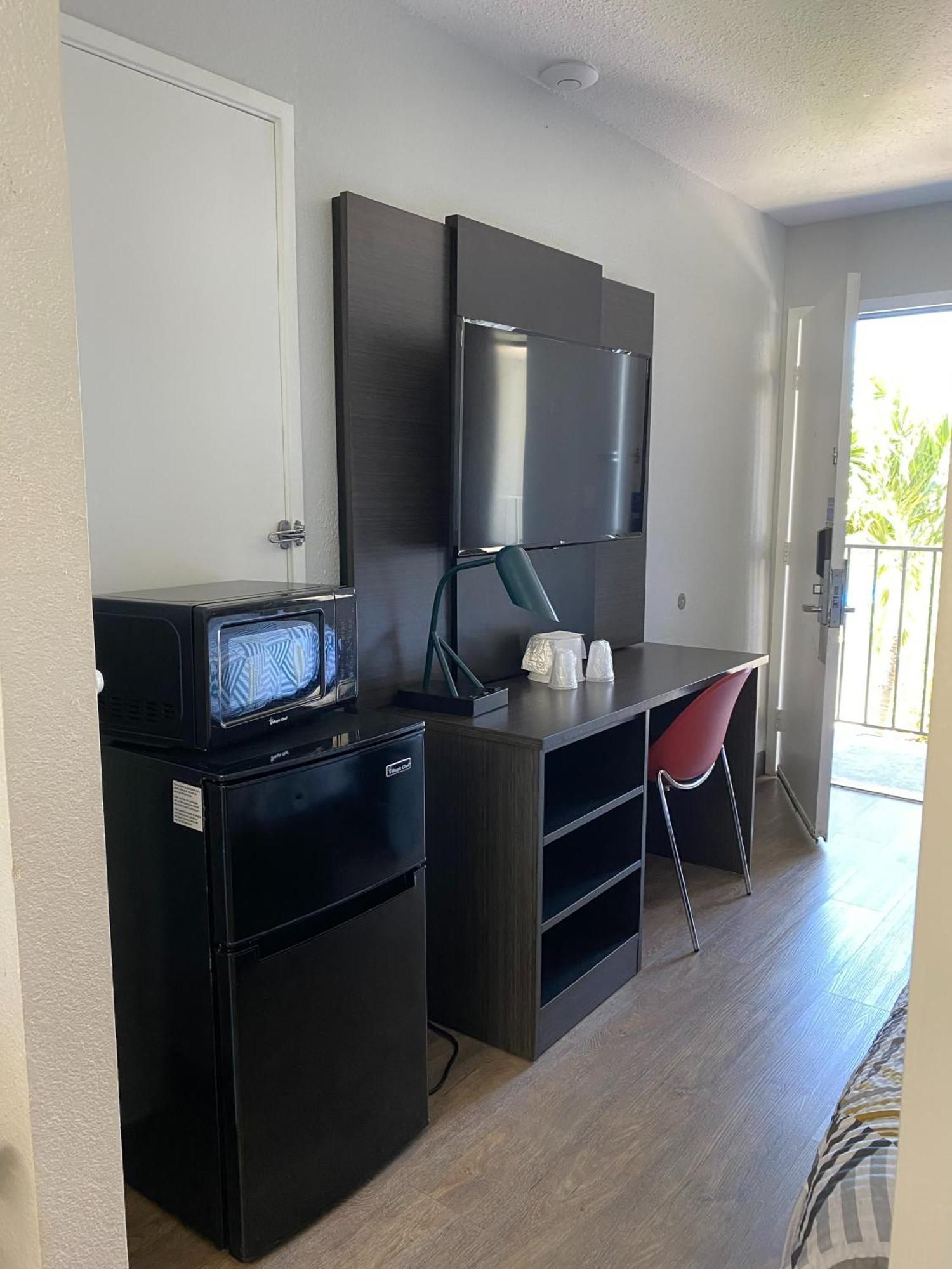 Hotel 6-lantana West Palm Beach, Fl