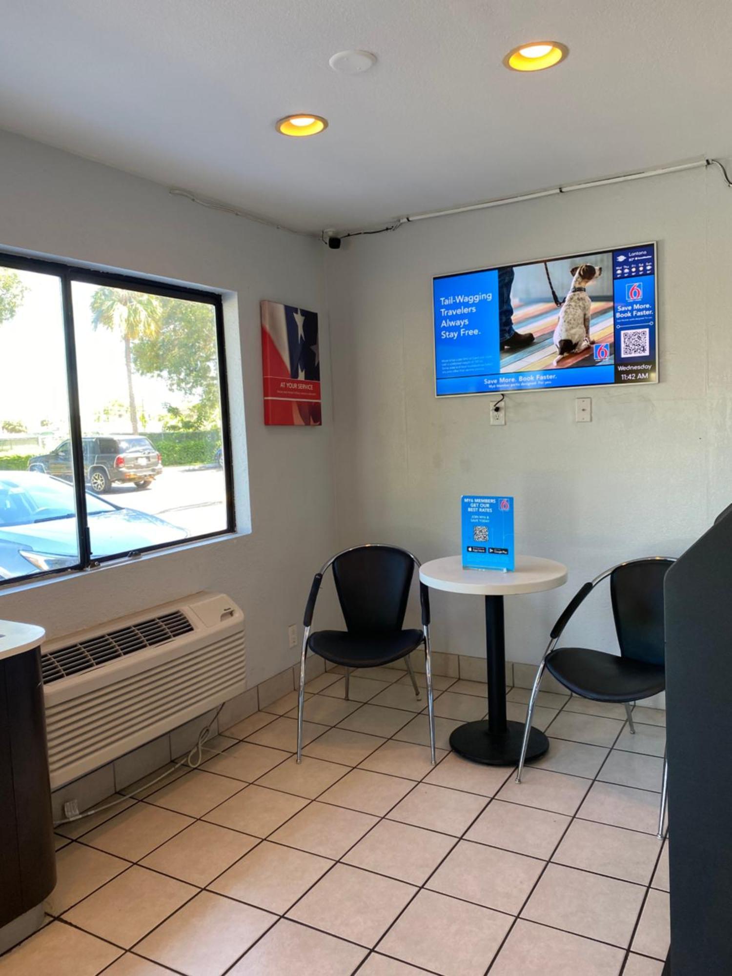 Hotel 6-lantana West Palm Beach, Fl 2*