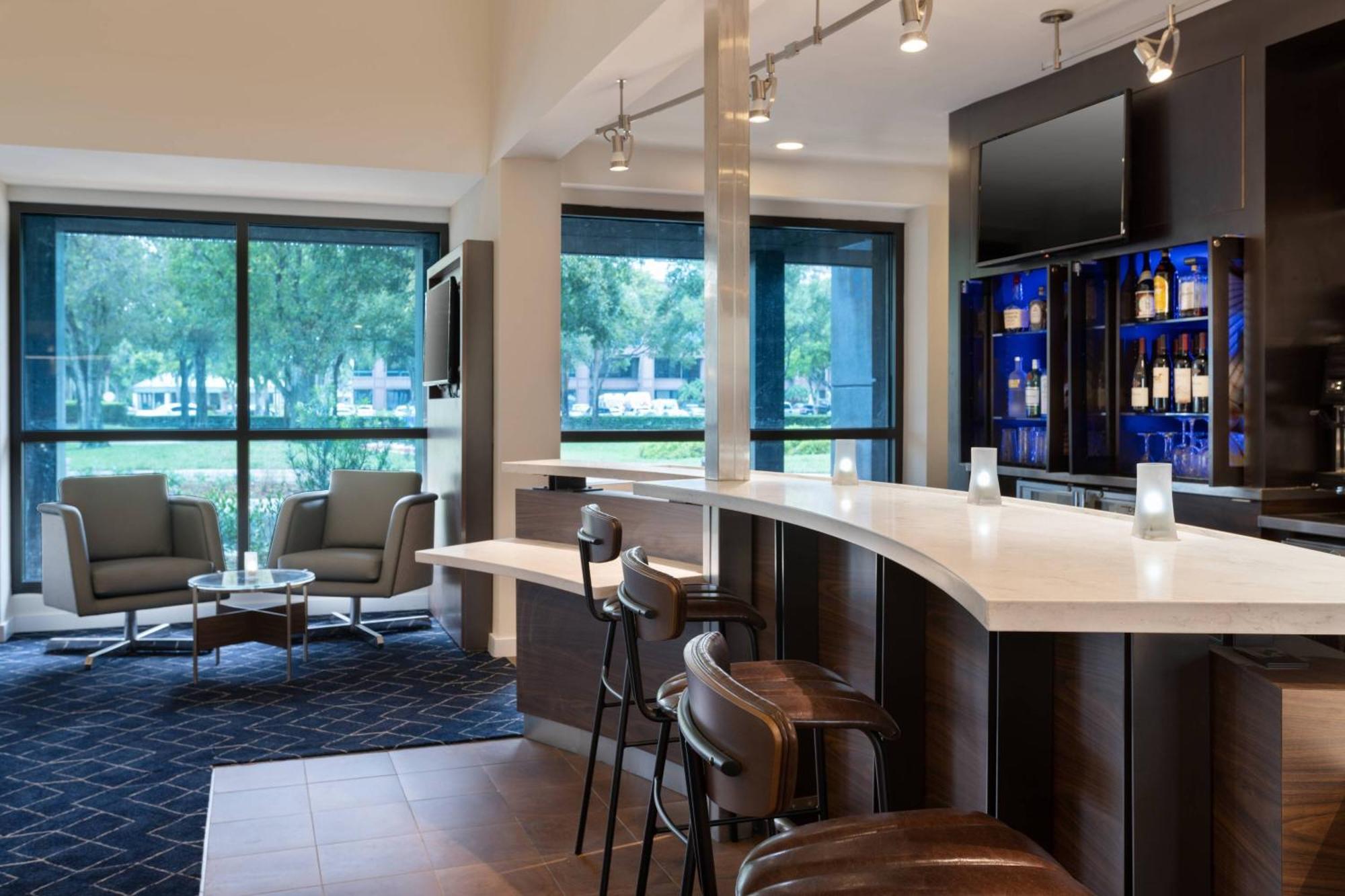 Courtyard By Marriott West Palm 3*