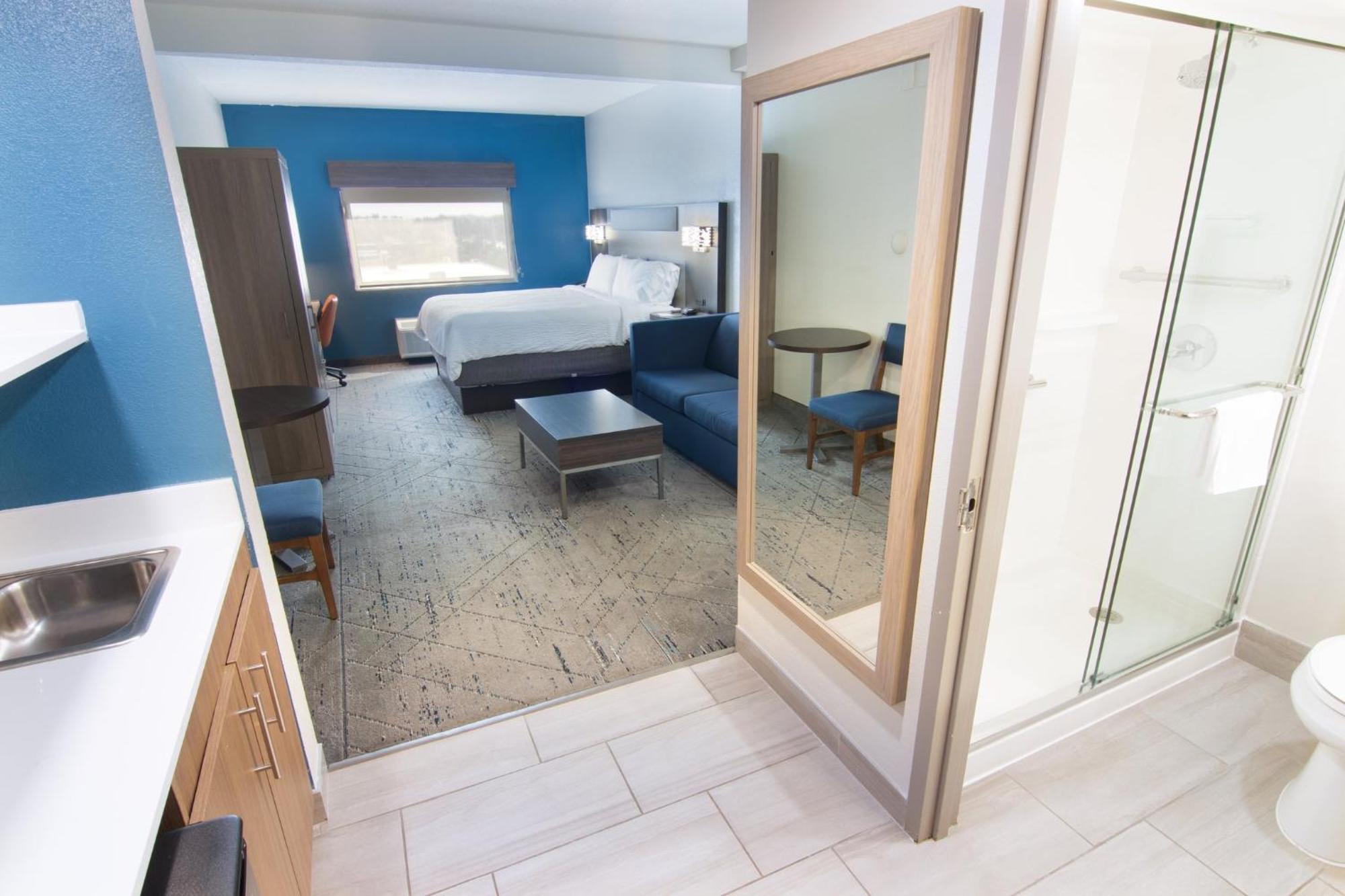 Express And Lauderdale Airport West By Ihg Hotel 3*