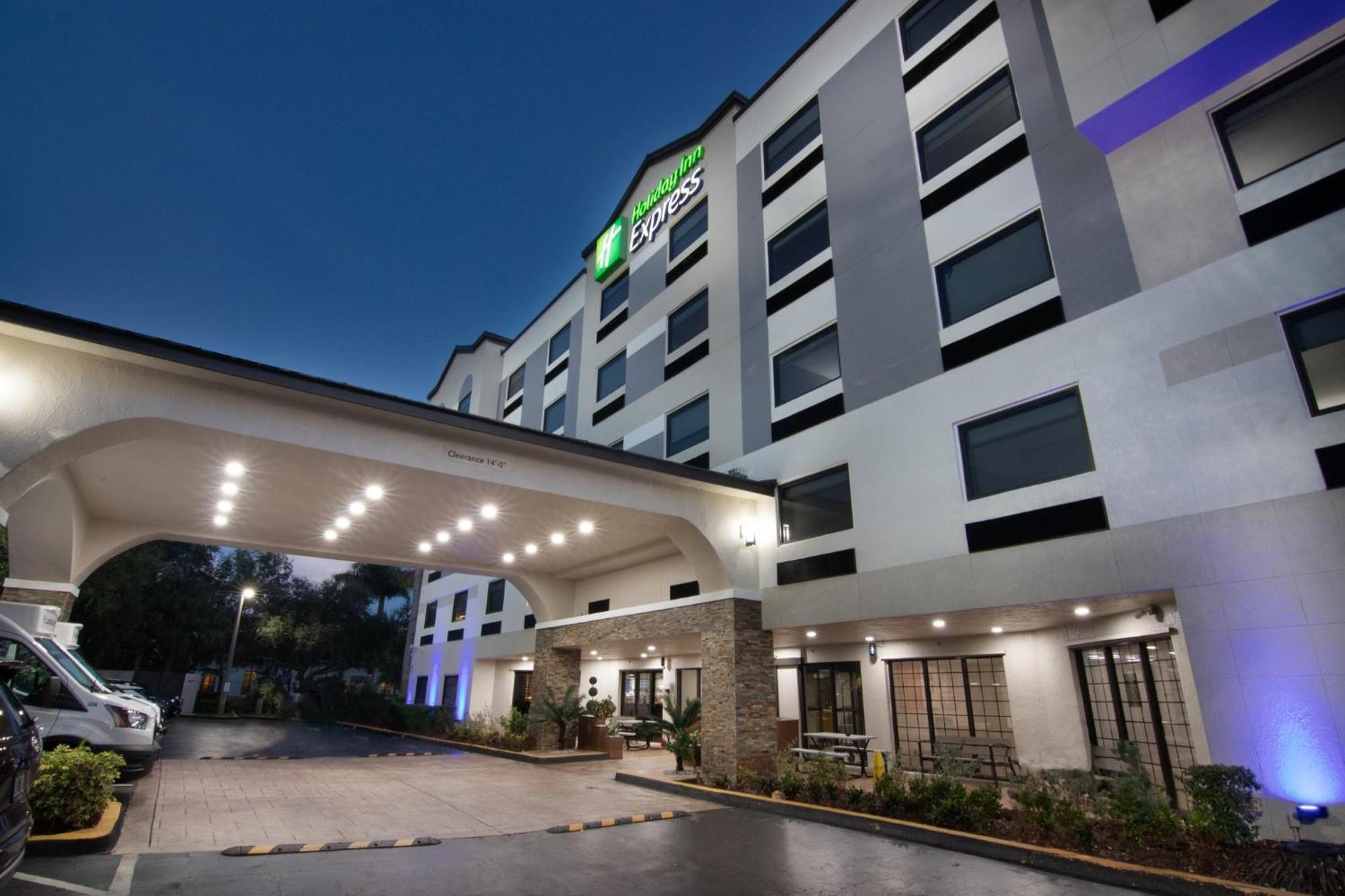 Express And Lauderdale Airport West By Ihg Davie