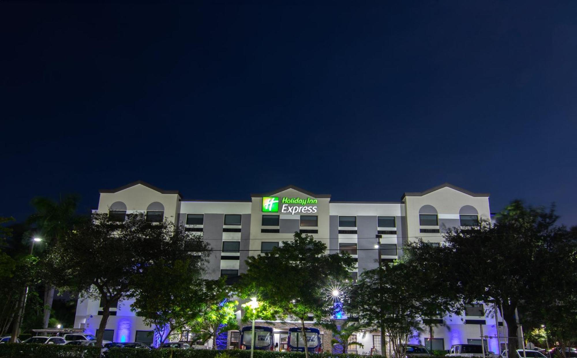 Express And Lauderdale Airport West By Ihg 3* Davie
