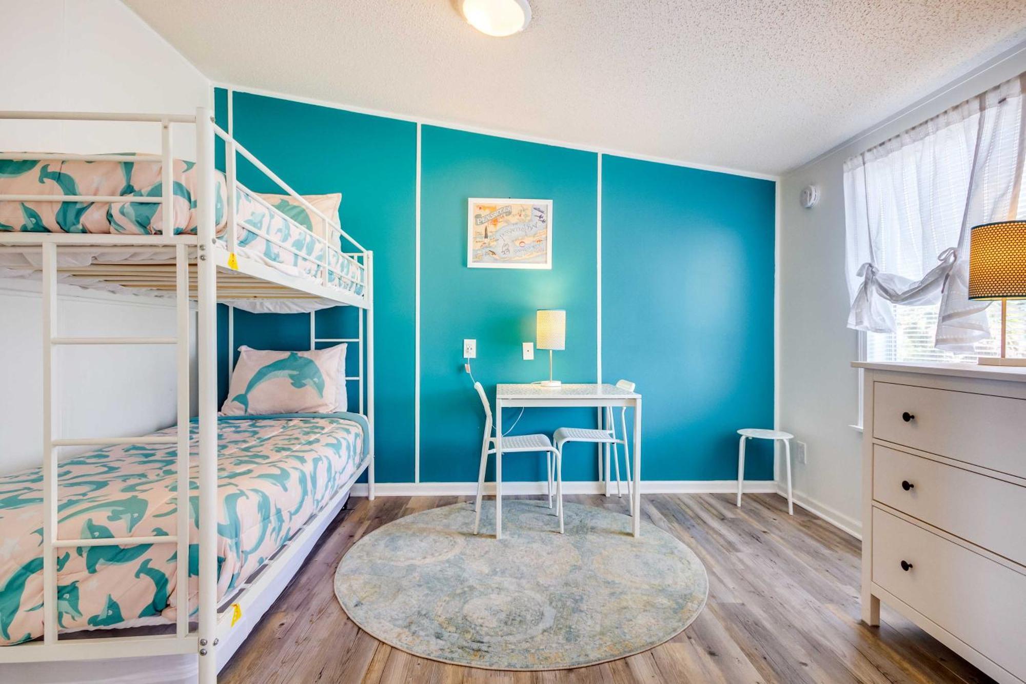 Holiday home Stunning Home, 8 Mi To Downtown! Pensacola