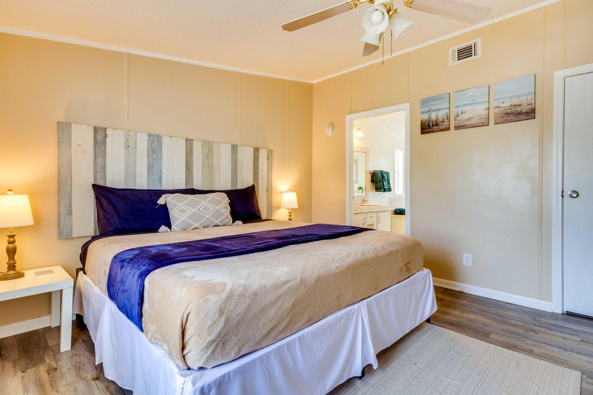 Stunning Home, 8 Mi To Downtown! * Pensacola