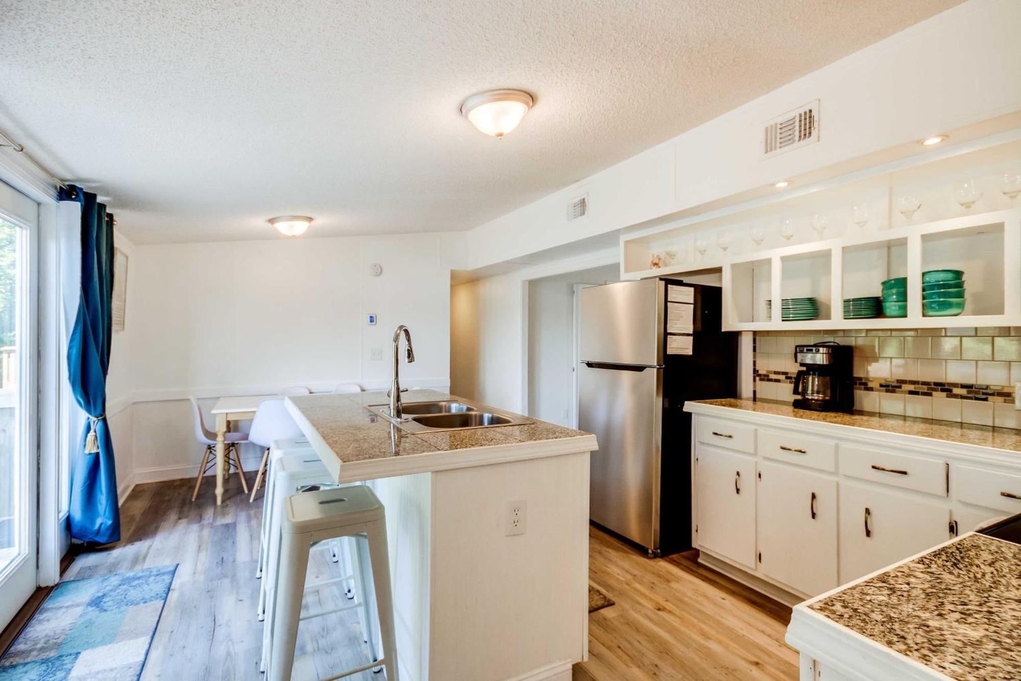 Holiday home Stunning Home, 8 Mi To Downtown! *