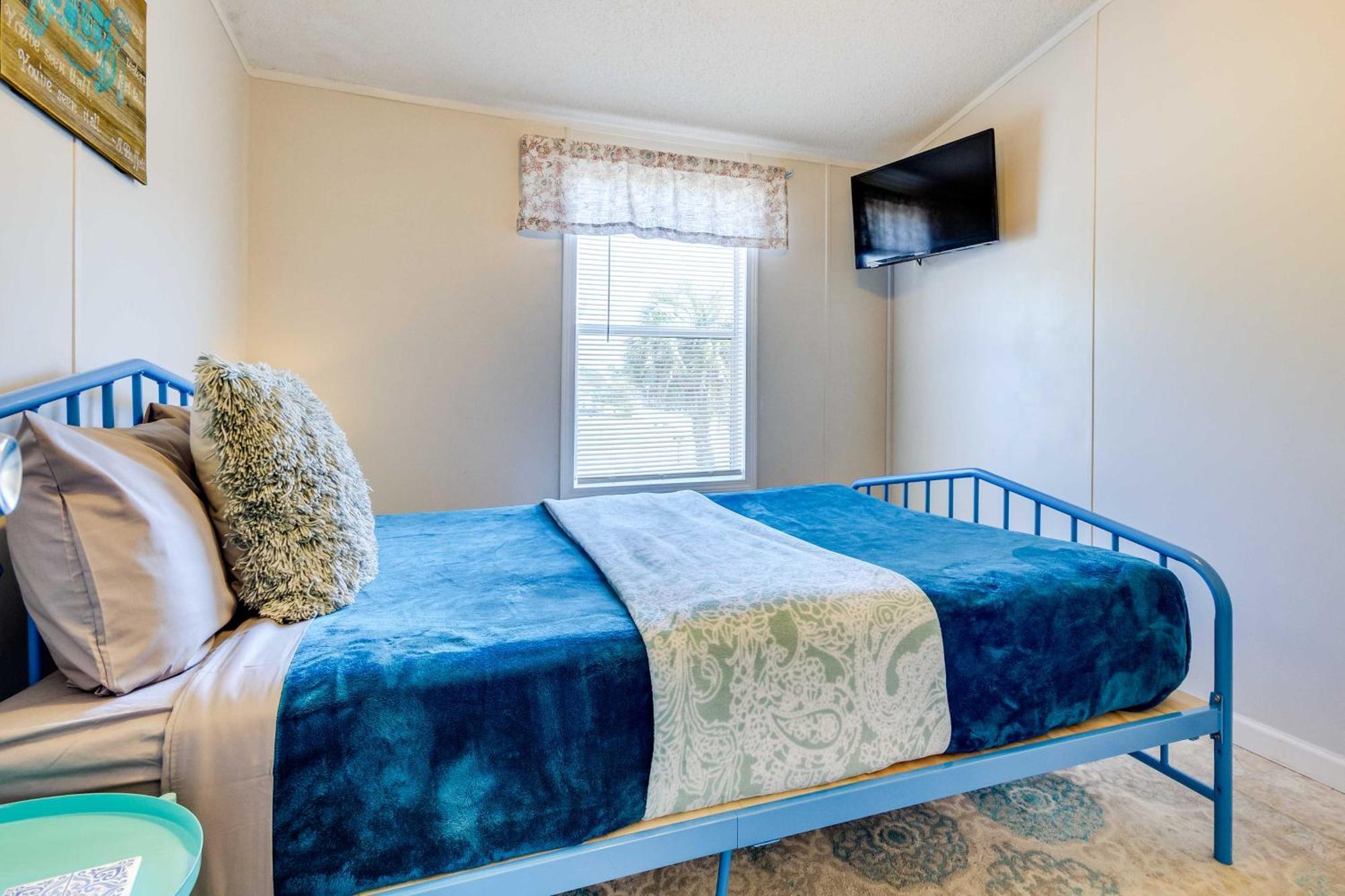 Holiday home Stunning Home, 8 Mi To Downtown! Pensacola