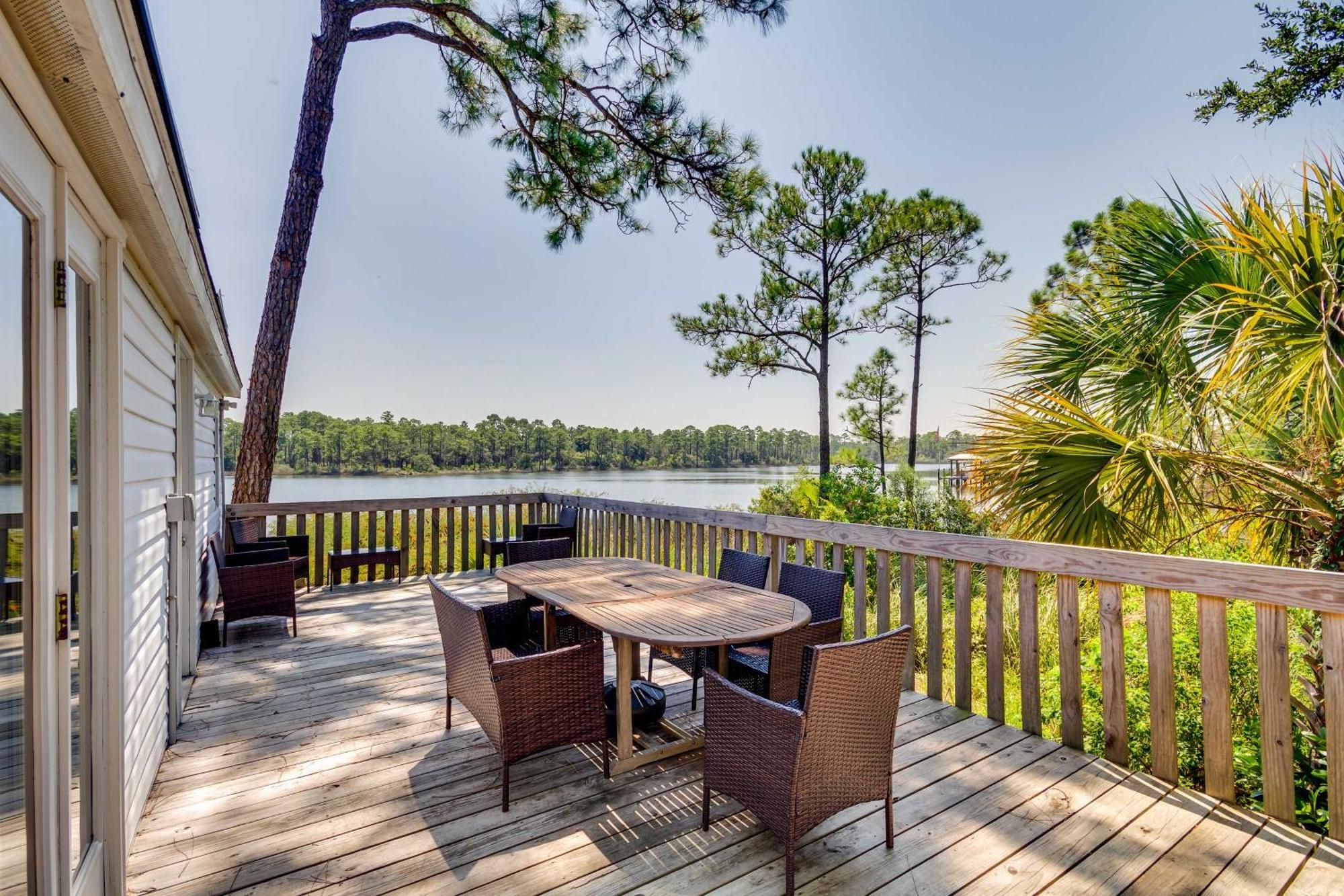 Stunning Home, 8 Mi To Downtown!