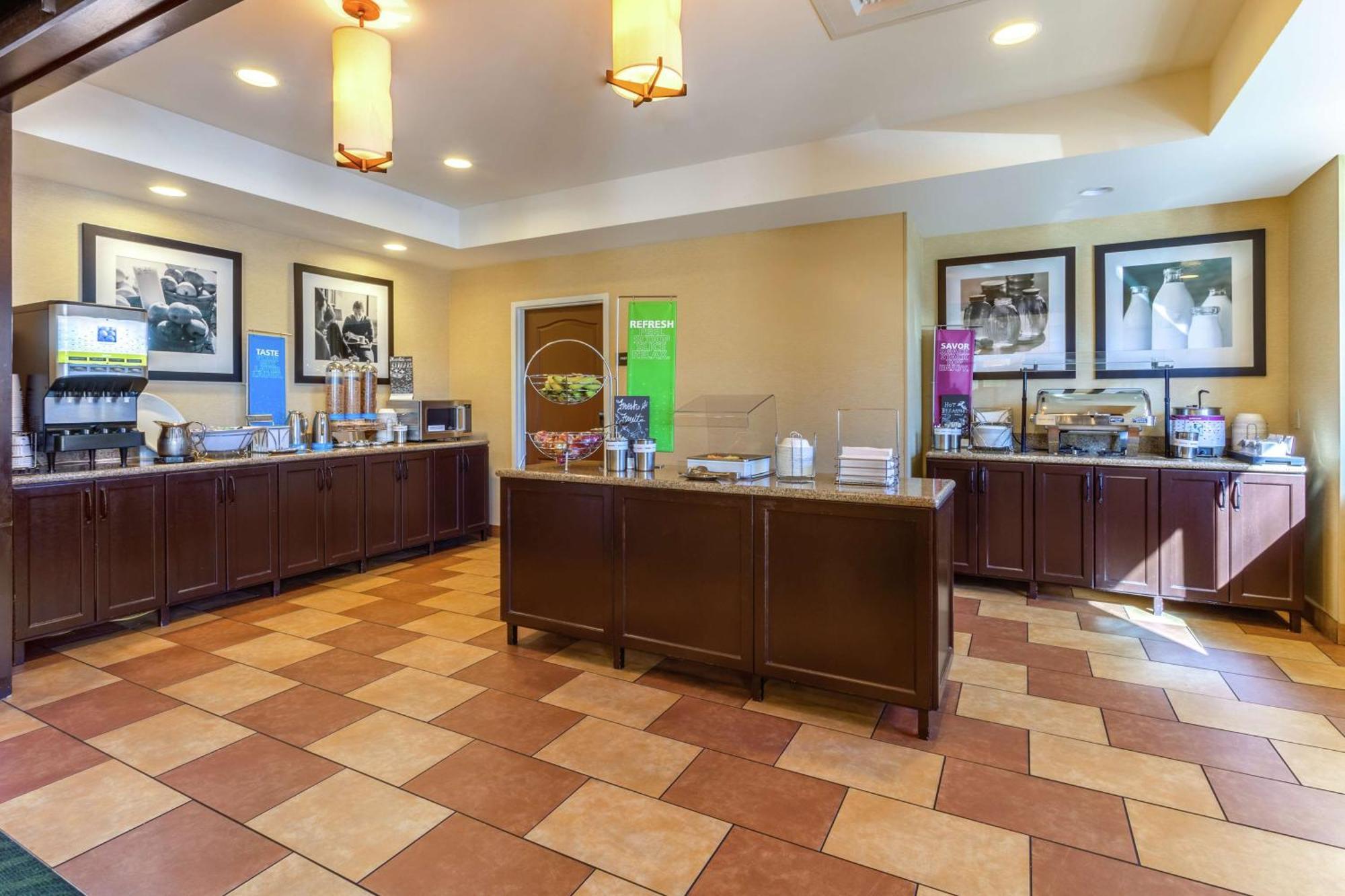 Hampton - Hotel 3*