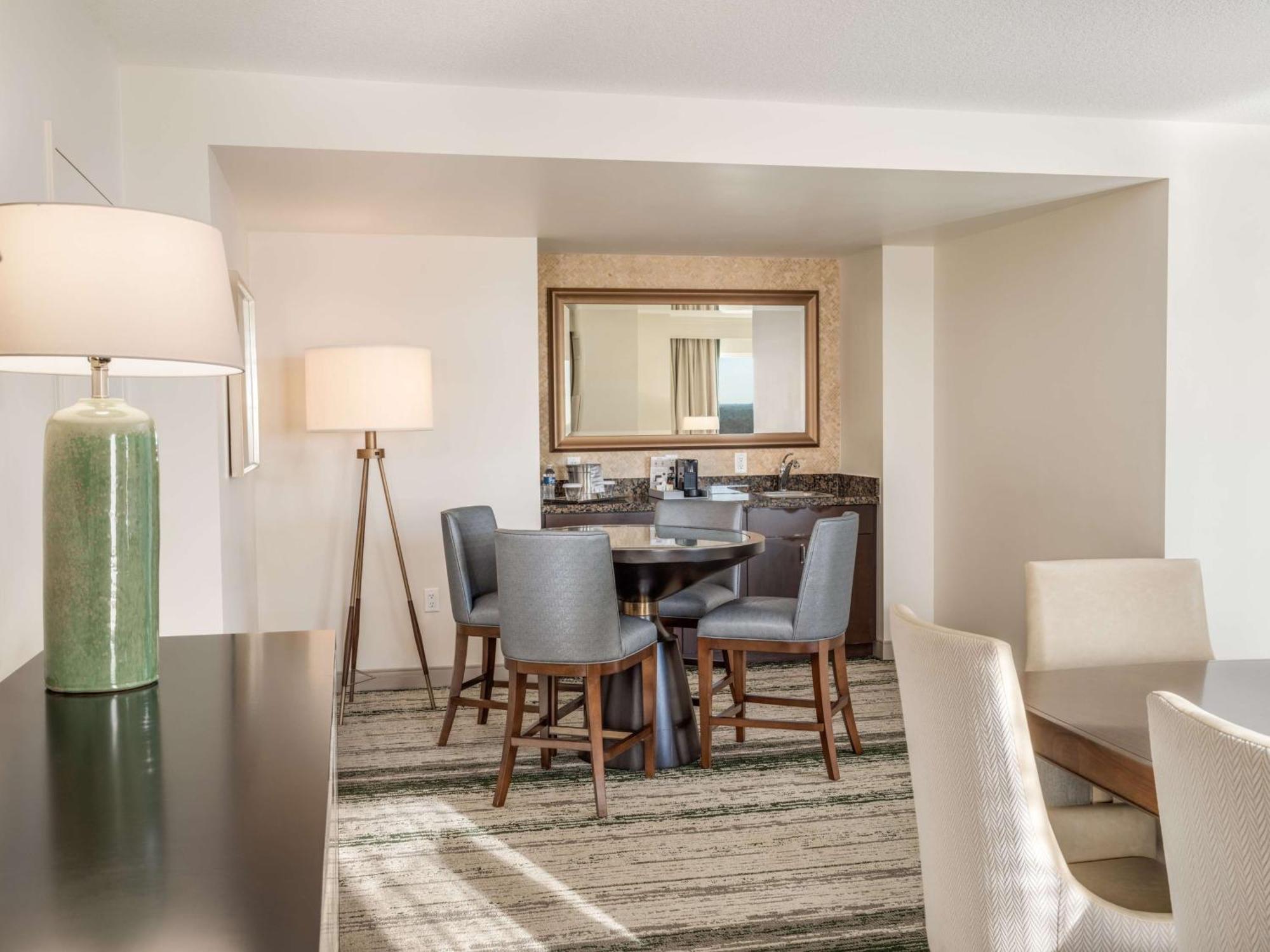 Signia By Hilton Orlando - An Official Walt World 5* Lake Buena Vista