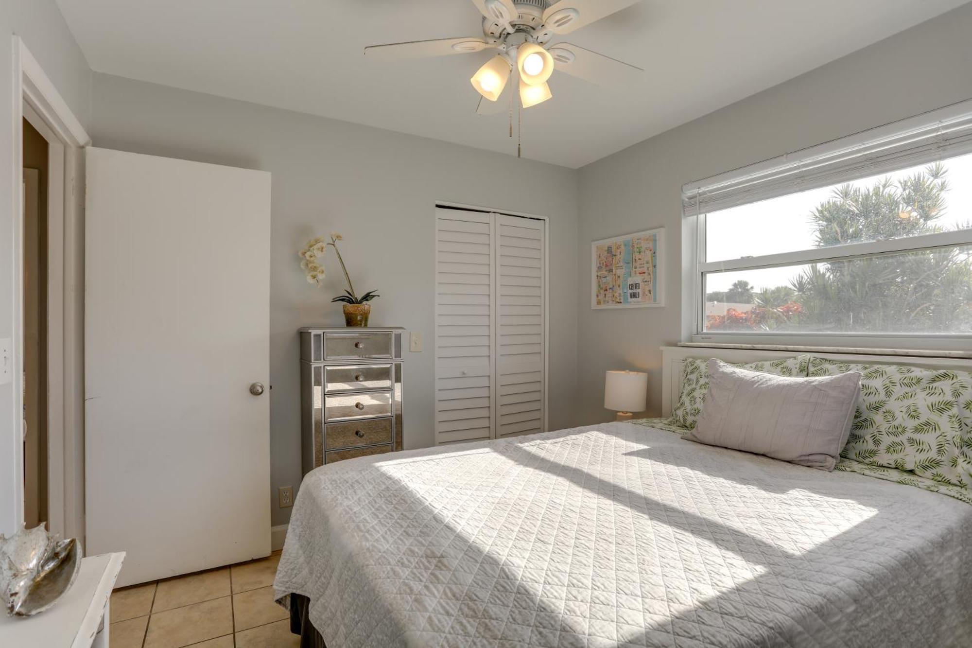 Holiday home Coastal Townhome With Patio About 2 Mi To Beach! *