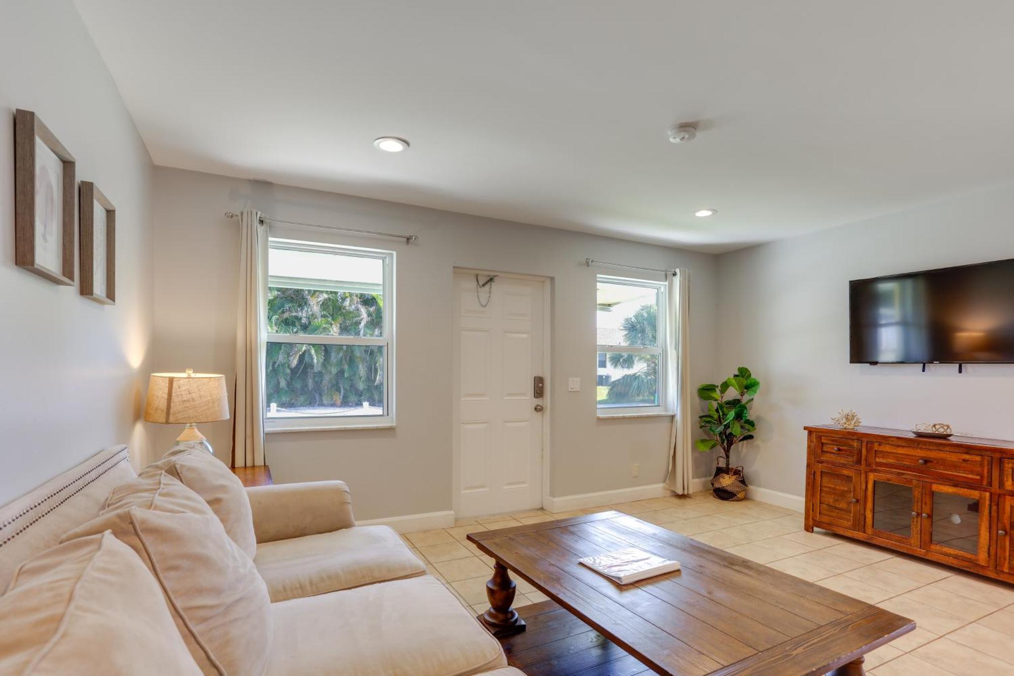 Holiday home Coastal Townhome With Patio About 2 Mi To Beach! North Palm Beach