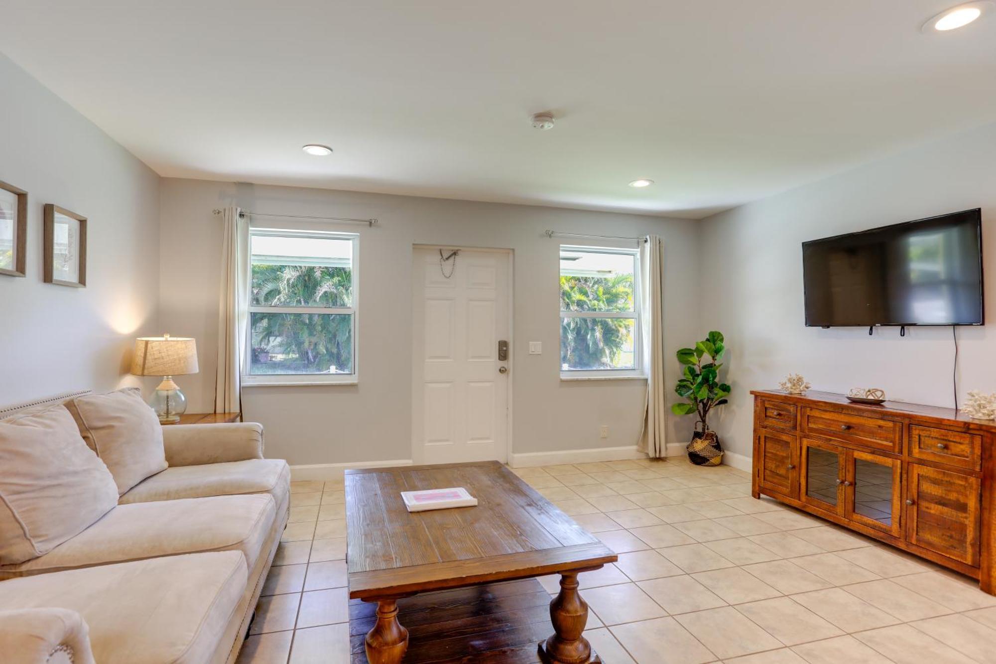 Coastal Townhome With Patio About 2 Mi To Beach! North Palm Beach