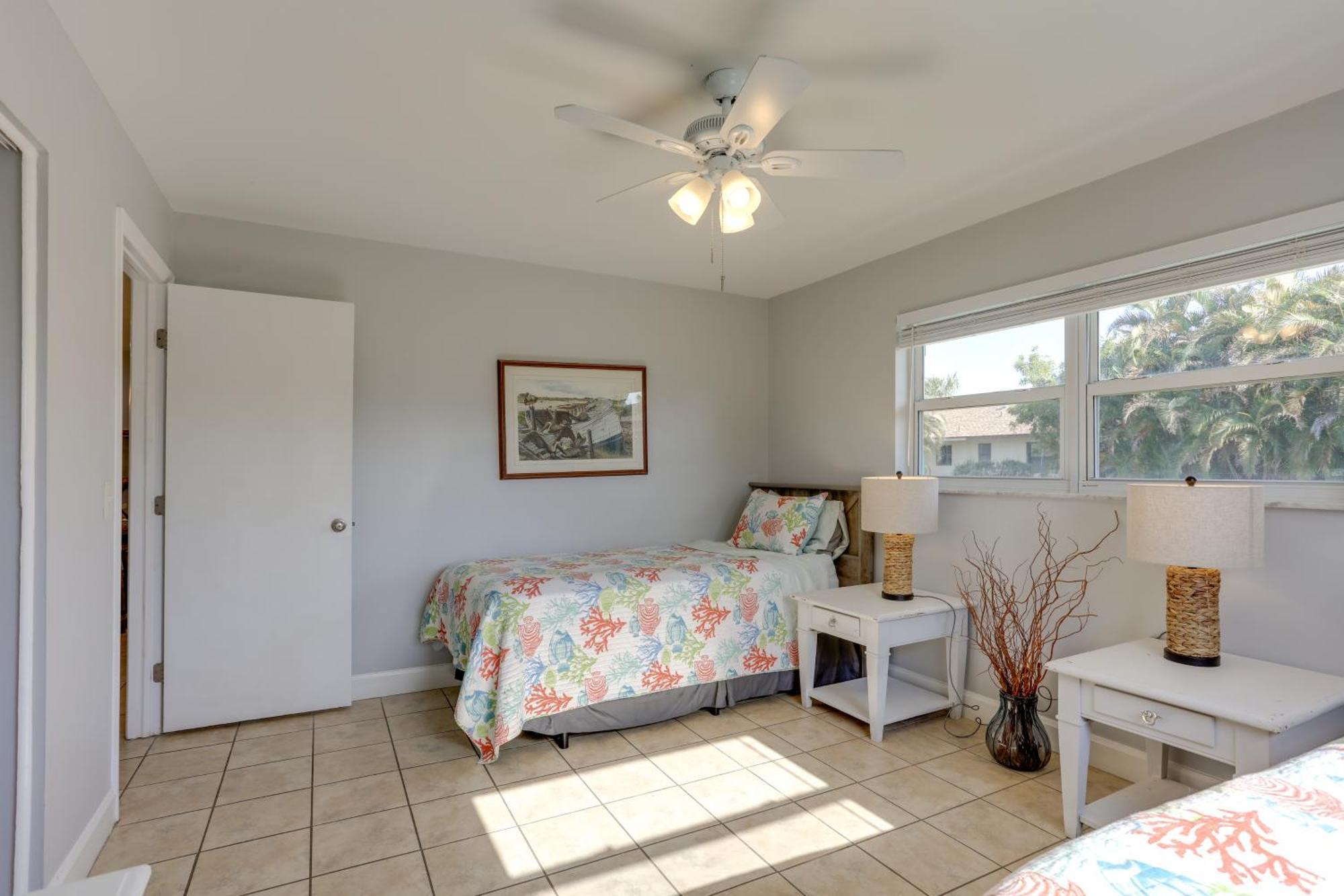 Coastal Townhome With Patio About 2 Mi To Beach! Holiday home *
