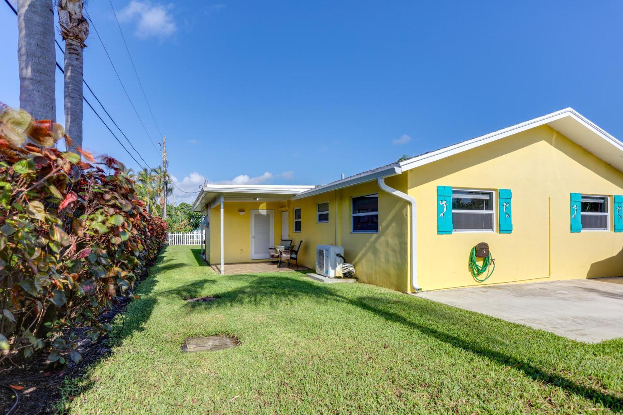 Coastal Townhome With Patio About 2 Mi To Beach! Holiday home