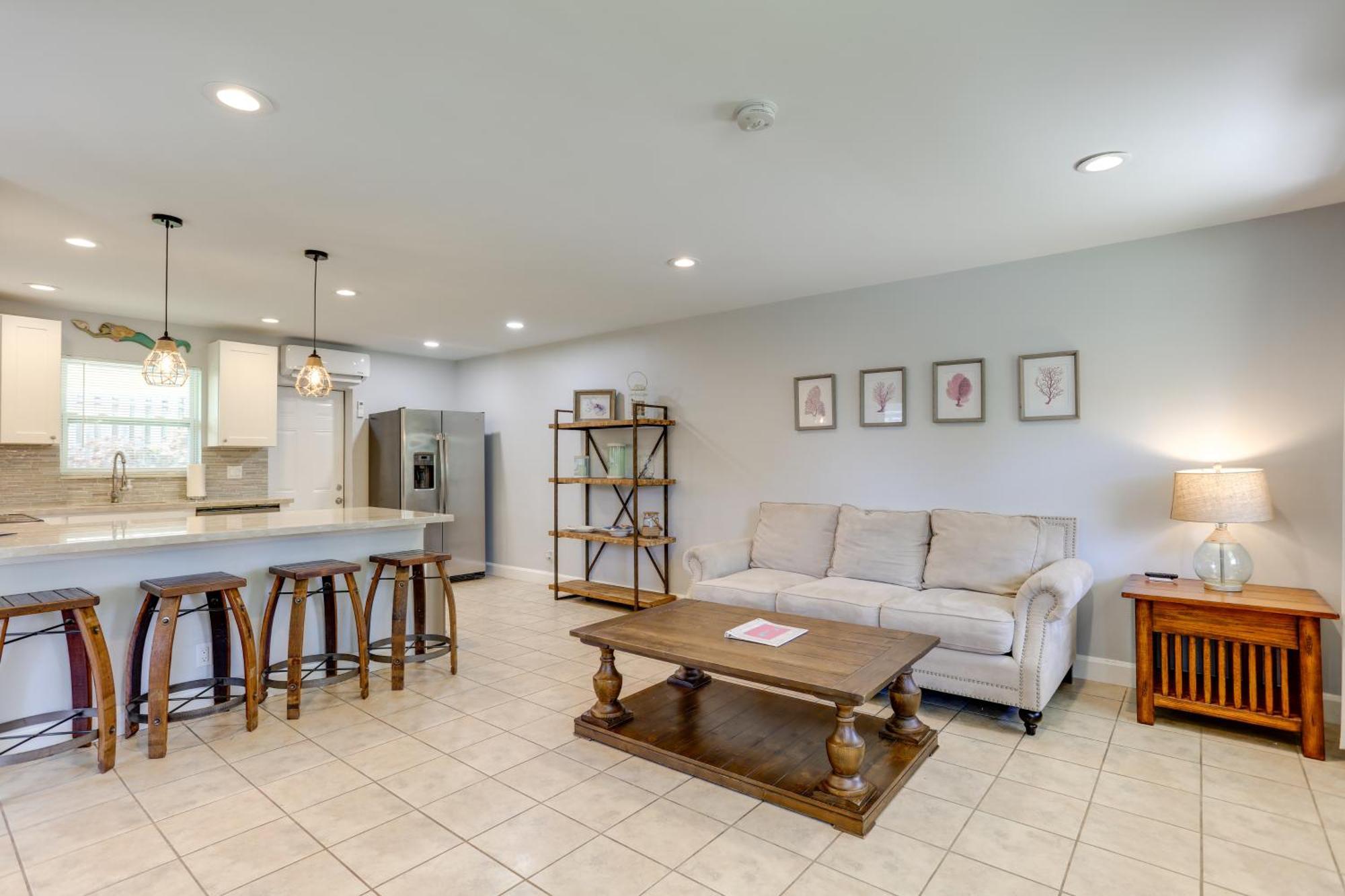 Coastal Townhome With Patio About 2 Mi To Beach! Holiday home North Palm Beach
