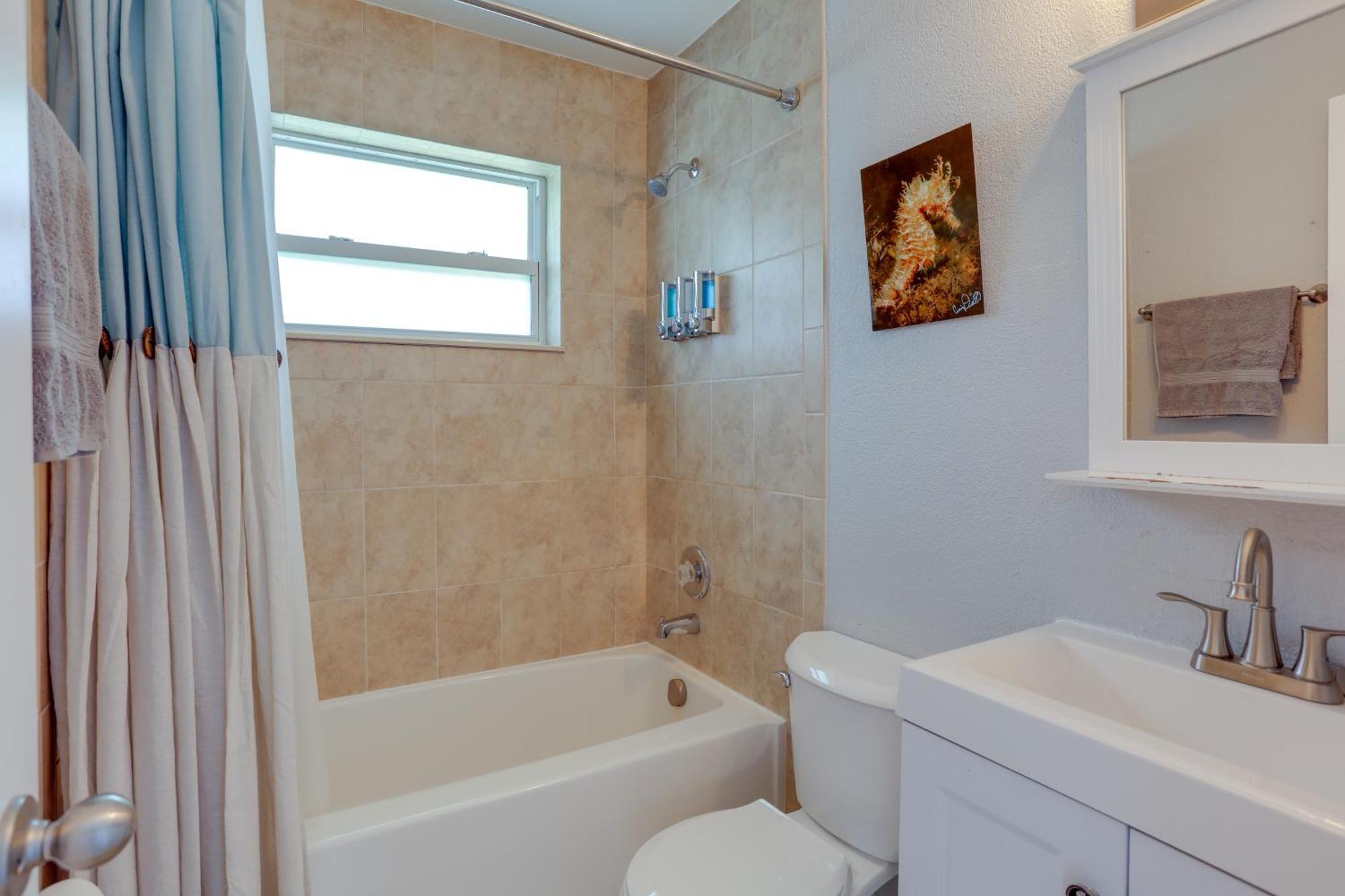 Palm Townhome 4 Mi To Juno Park! Holiday home North Palm Beach