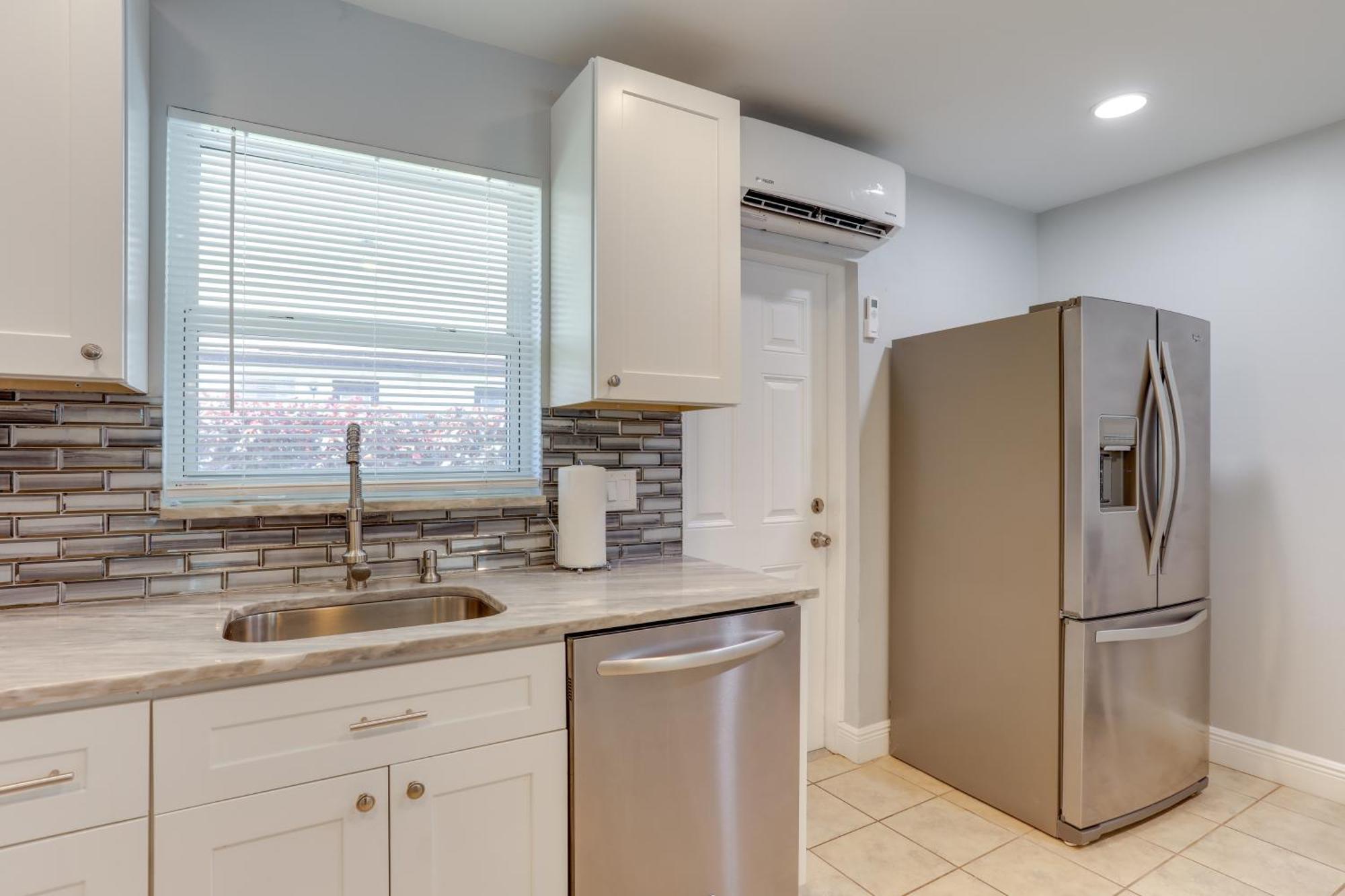 Holiday home Palm Townhome 4 Mi To Juno Park!