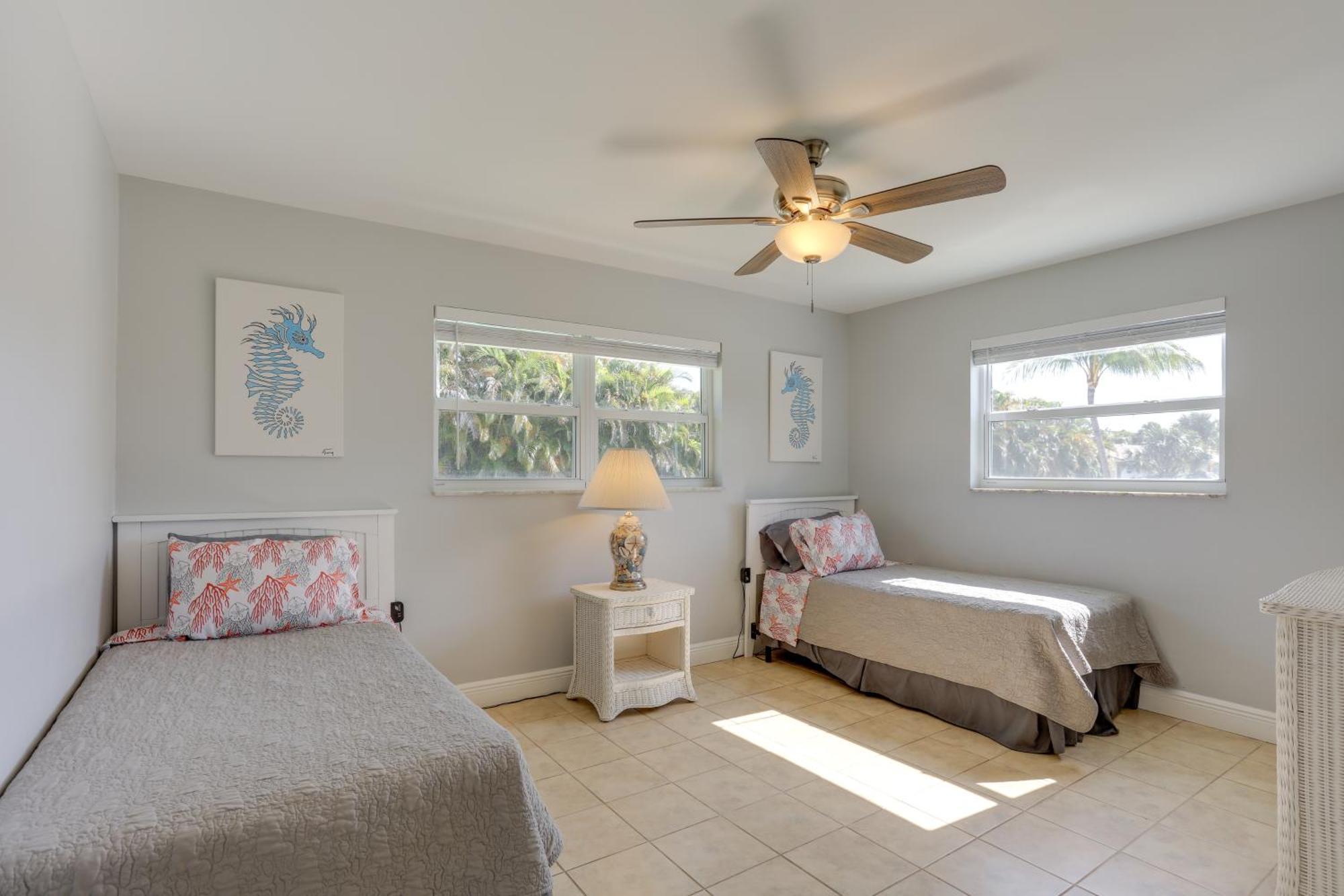 Palm Townhome 4 Mi To Juno Park! Holiday home North Palm Beach