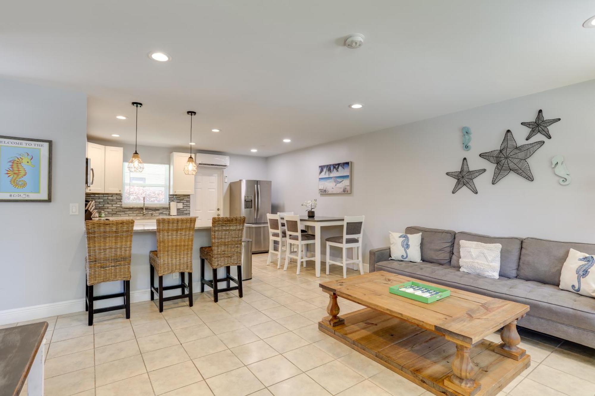 Palm Townhome 4 Mi To Juno Park! Holiday home *