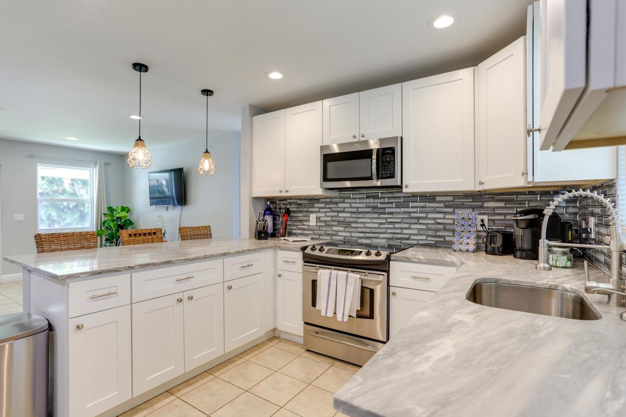 Palm Townhome 4 Mi To Juno Park!