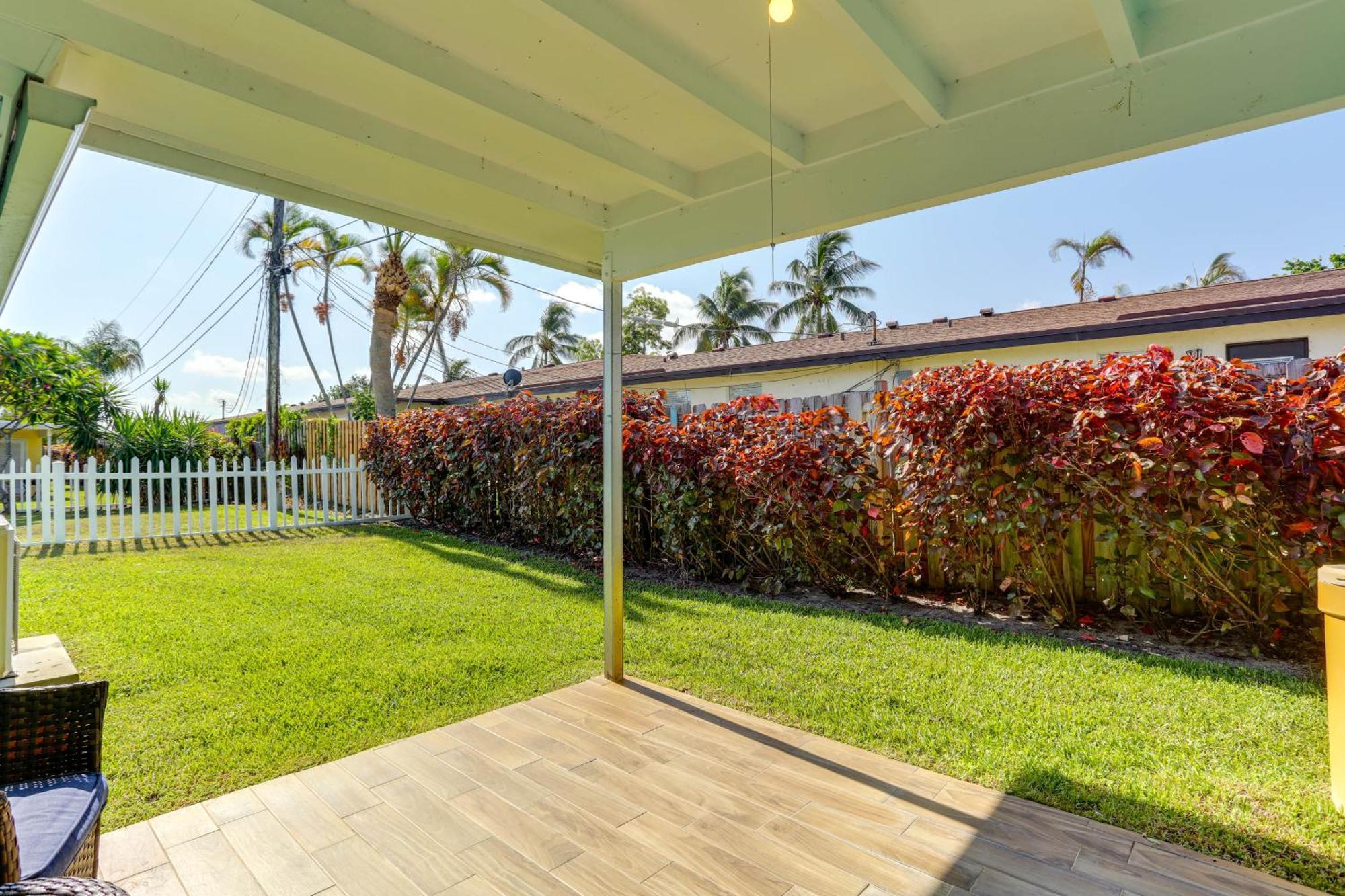 Palm Townhome 4 Mi To Juno Park! Holiday home North Palm Beach