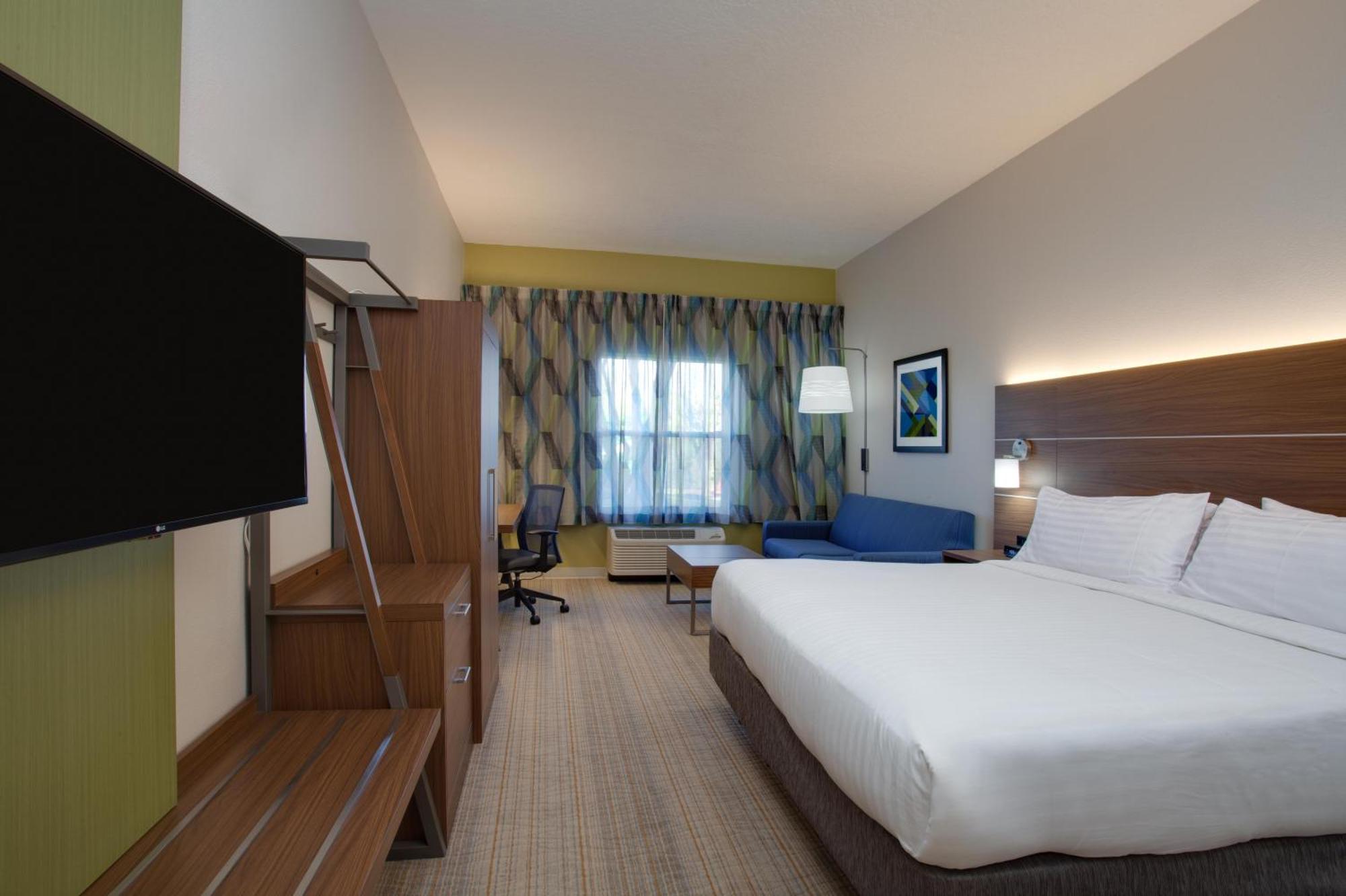 Hotel Express & International Airport By Ihg