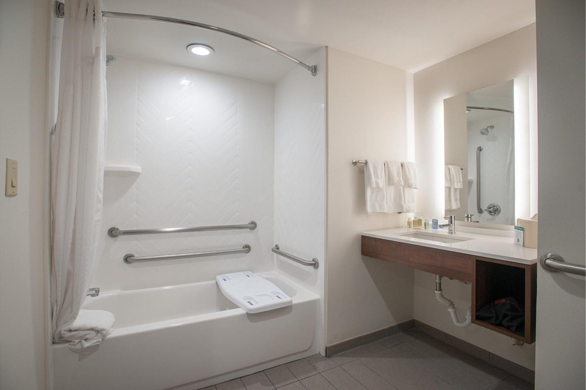 - Area By Ihg Hotel