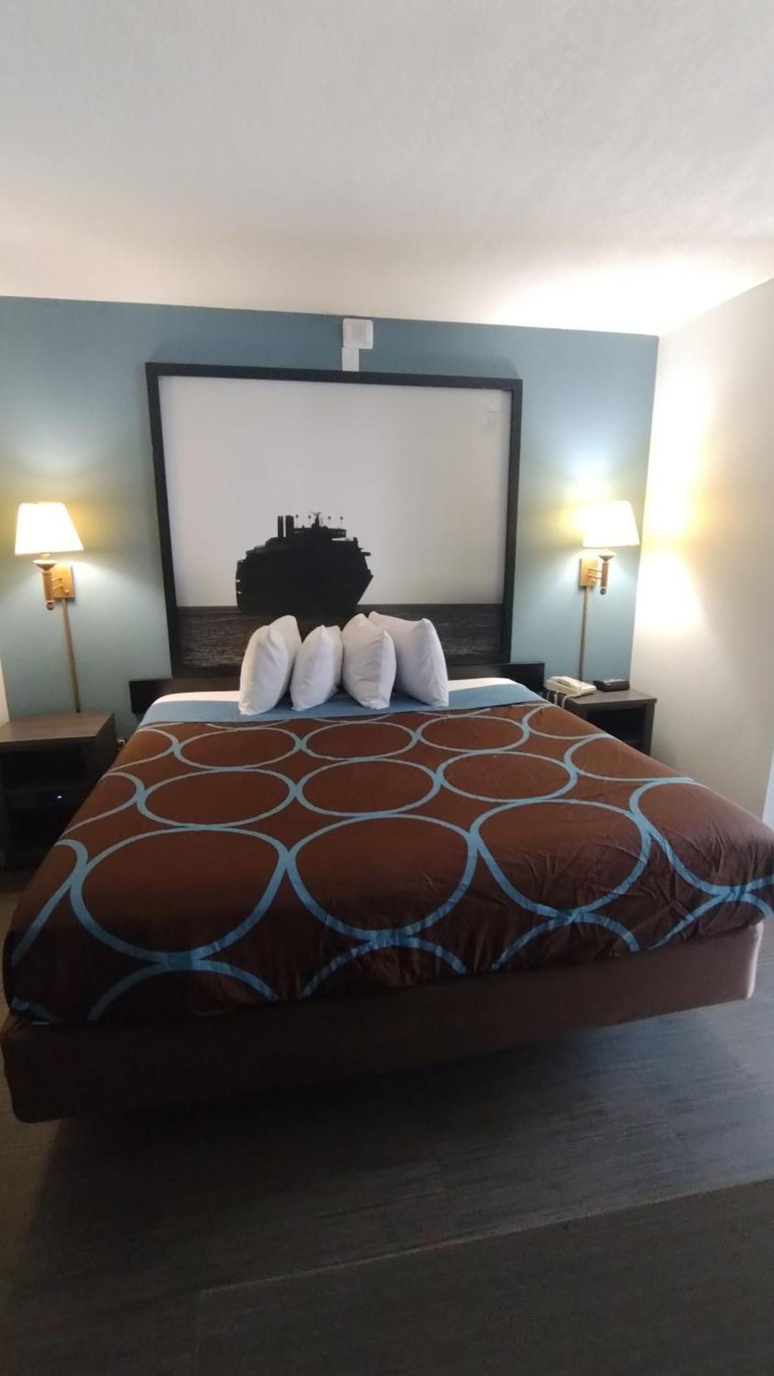 Super 8 By Wyndham Near Lauderdale Arpt Hotel 2*