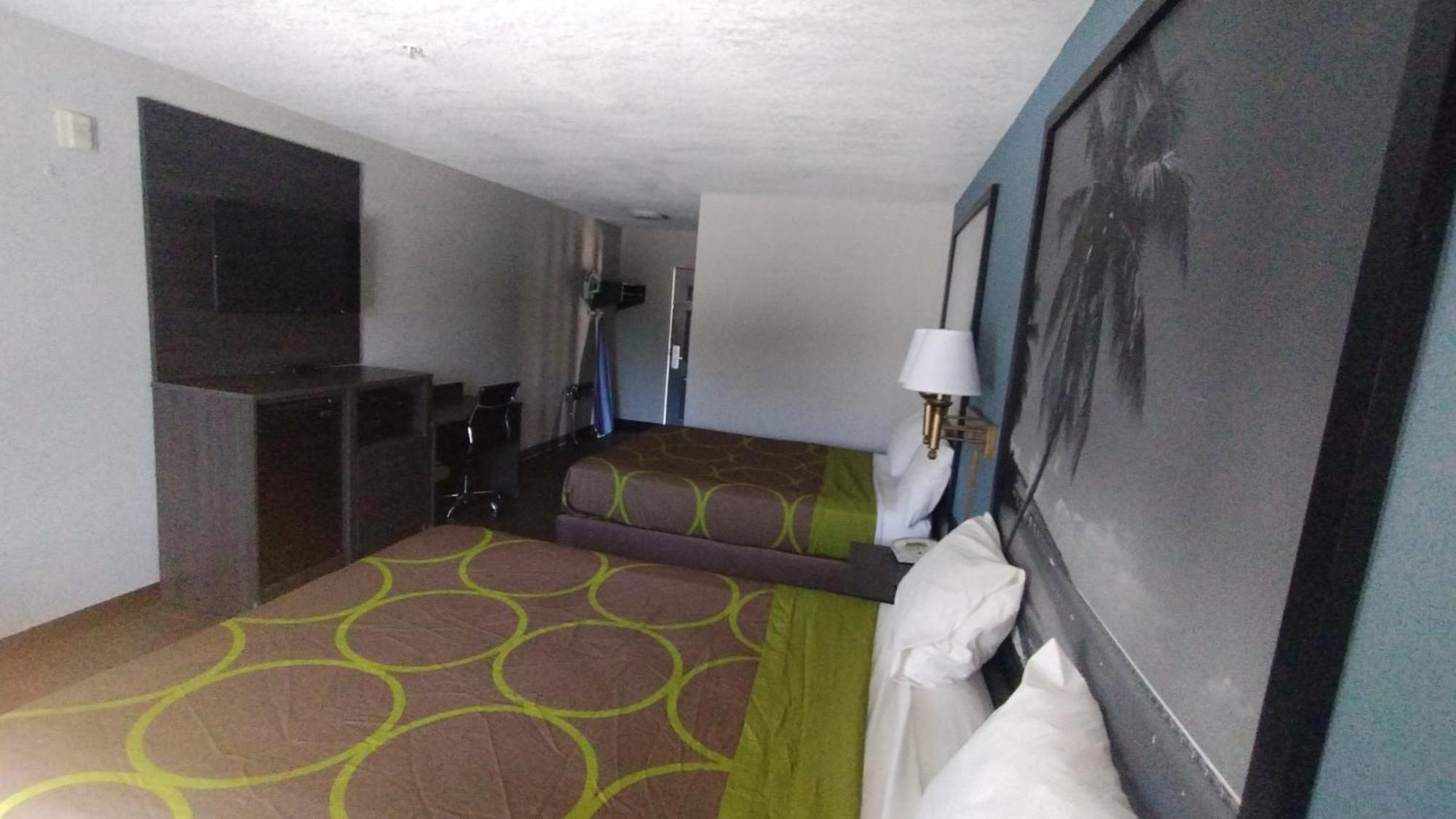 Super 8 By Wyndham Near Lauderdale Arpt Dania Beach