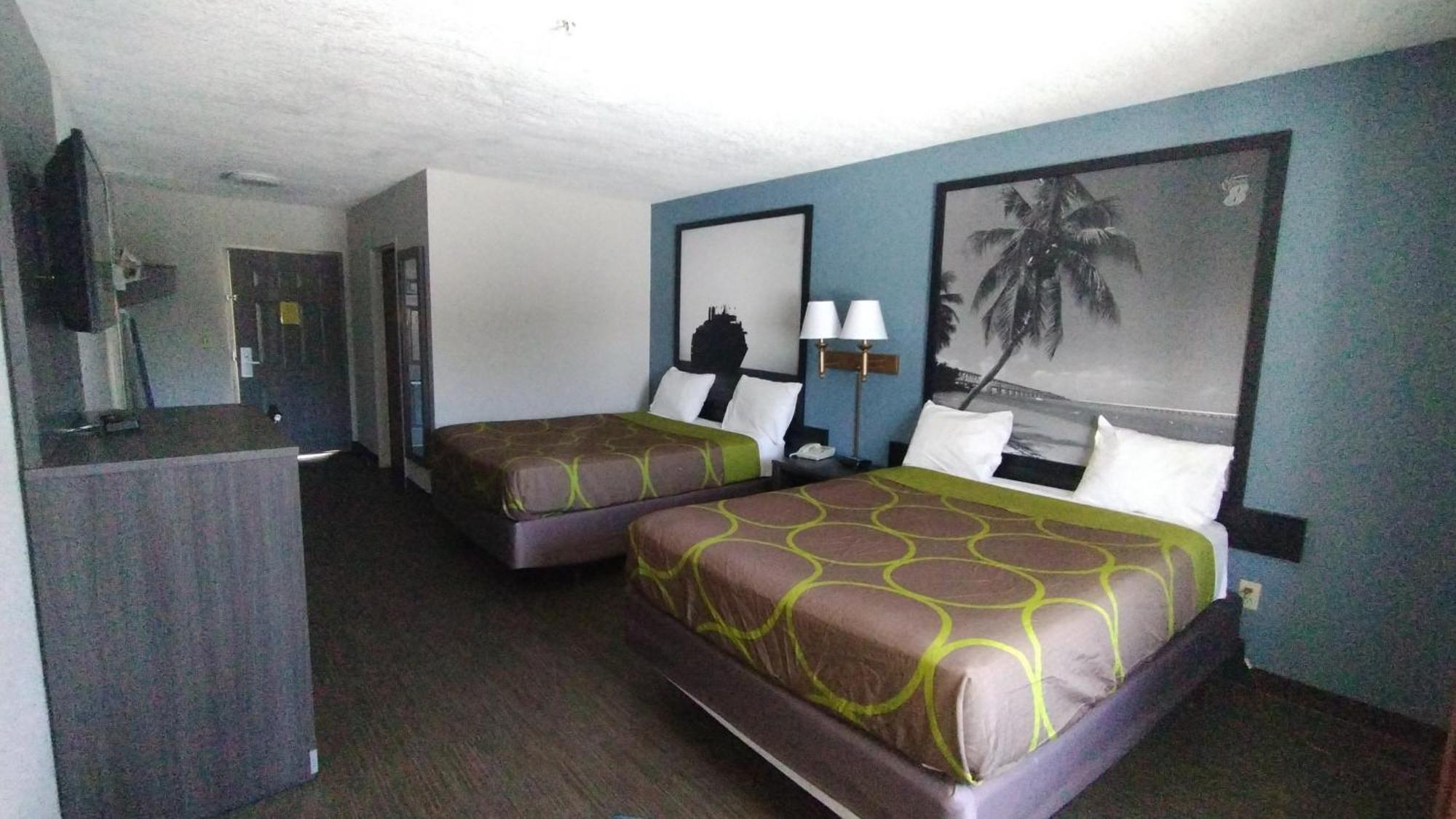 Super 8 By Wyndham Near Lauderdale Arpt Dania Beach