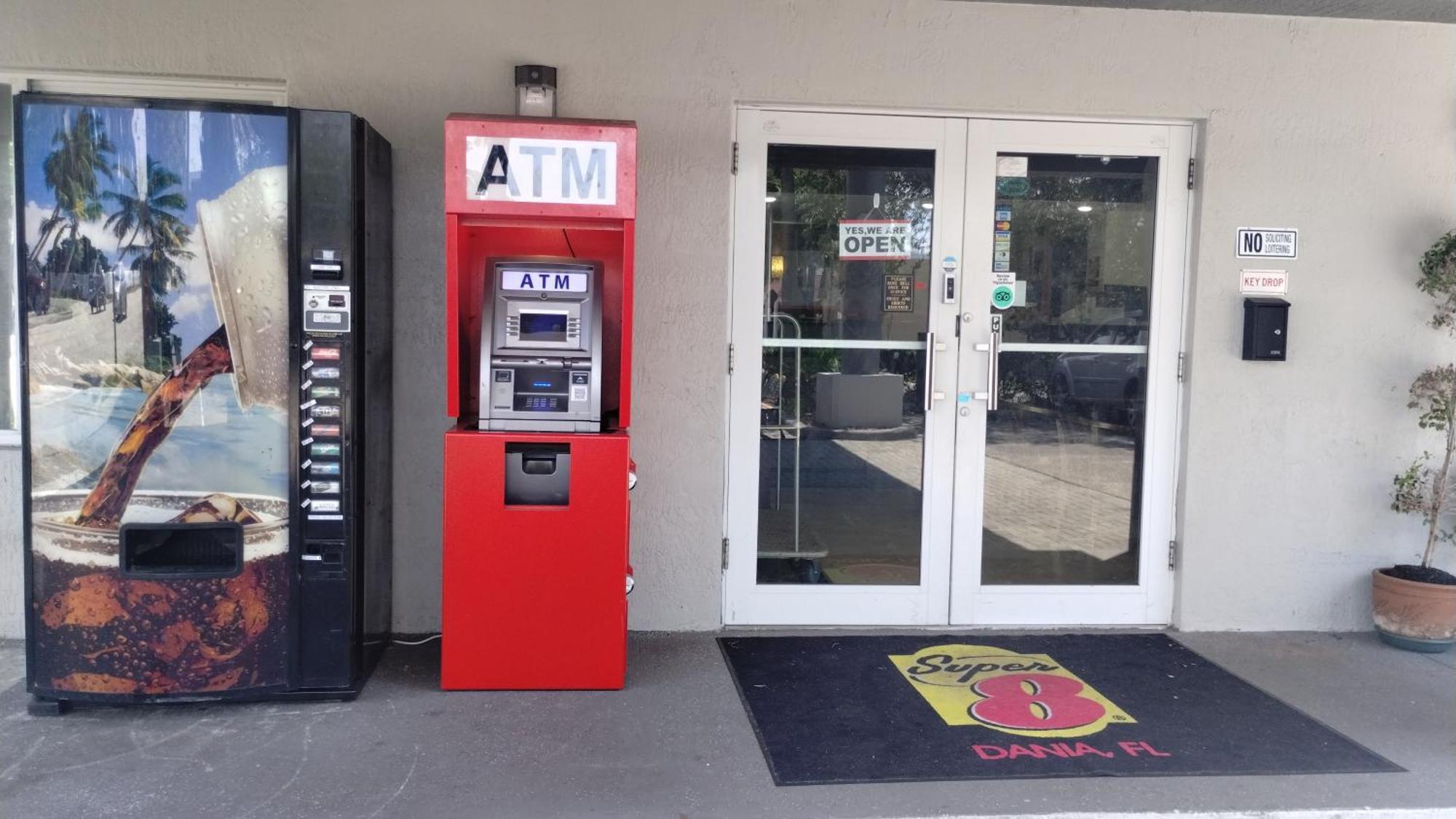 Super 8 By Wyndham Near Lauderdale Arpt 2*