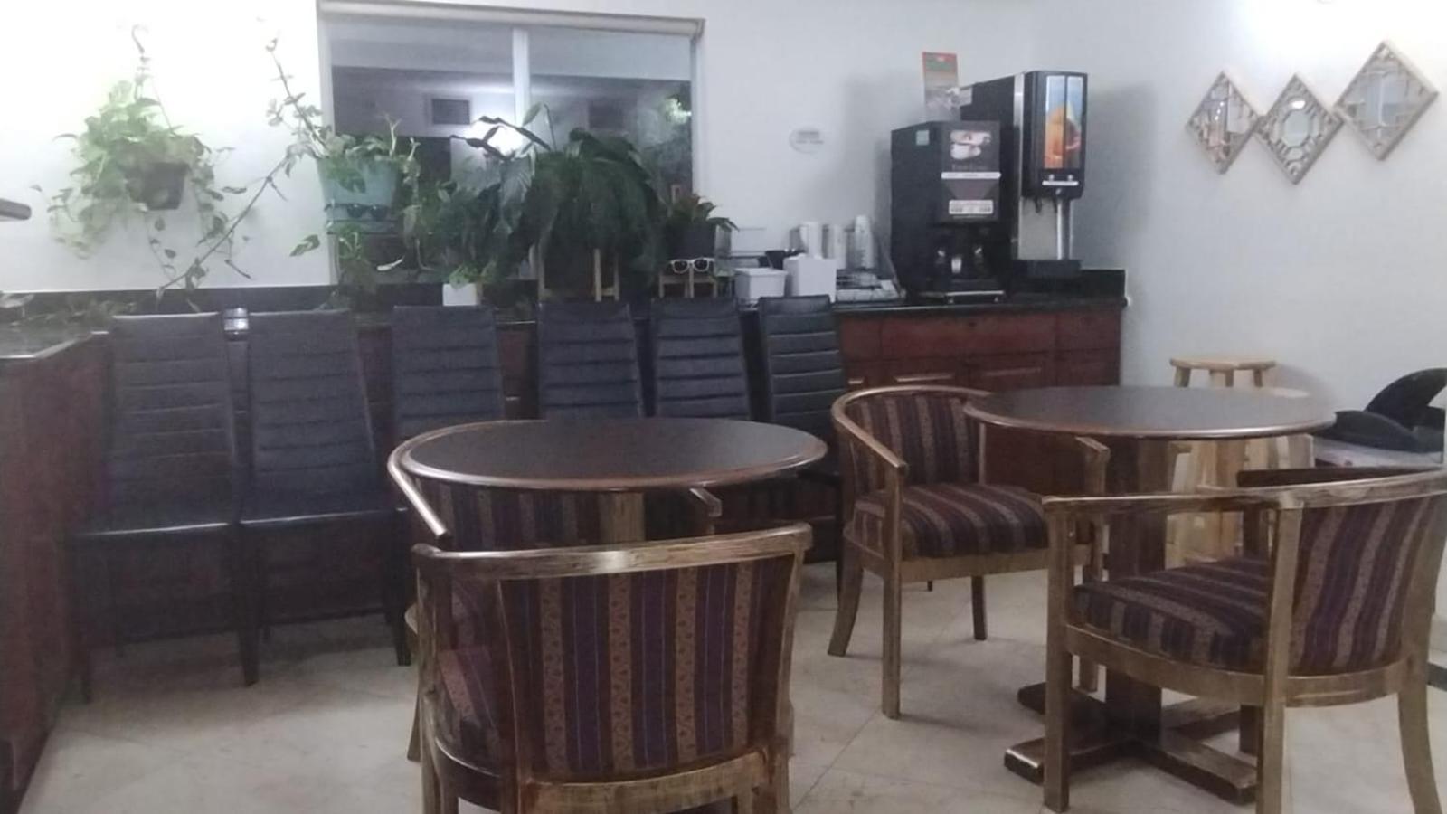Super 8 By Wyndham Near Lauderdale Arpt