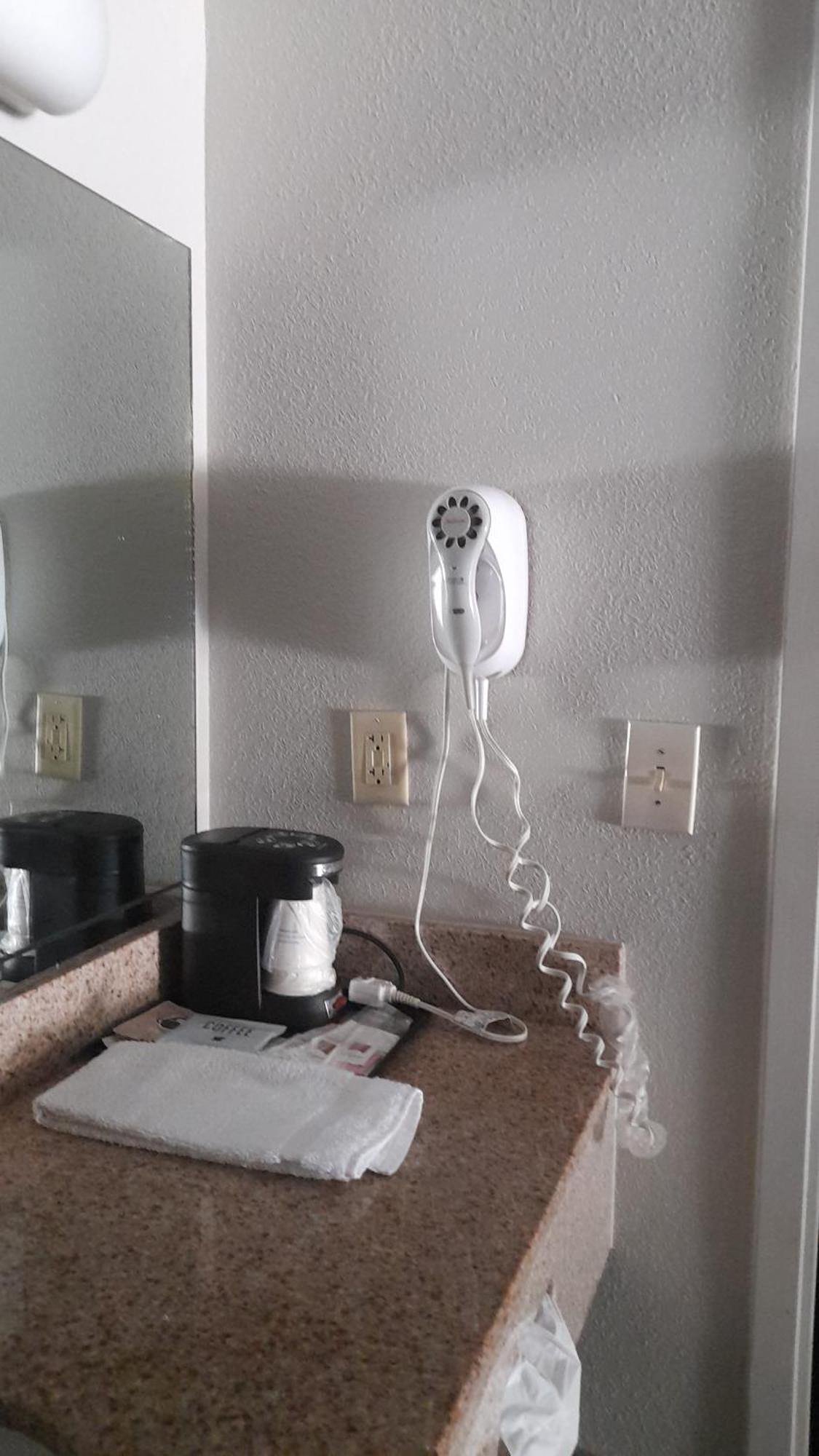 Super 8 By Wyndham Near Lauderdale Arpt Dania Beach