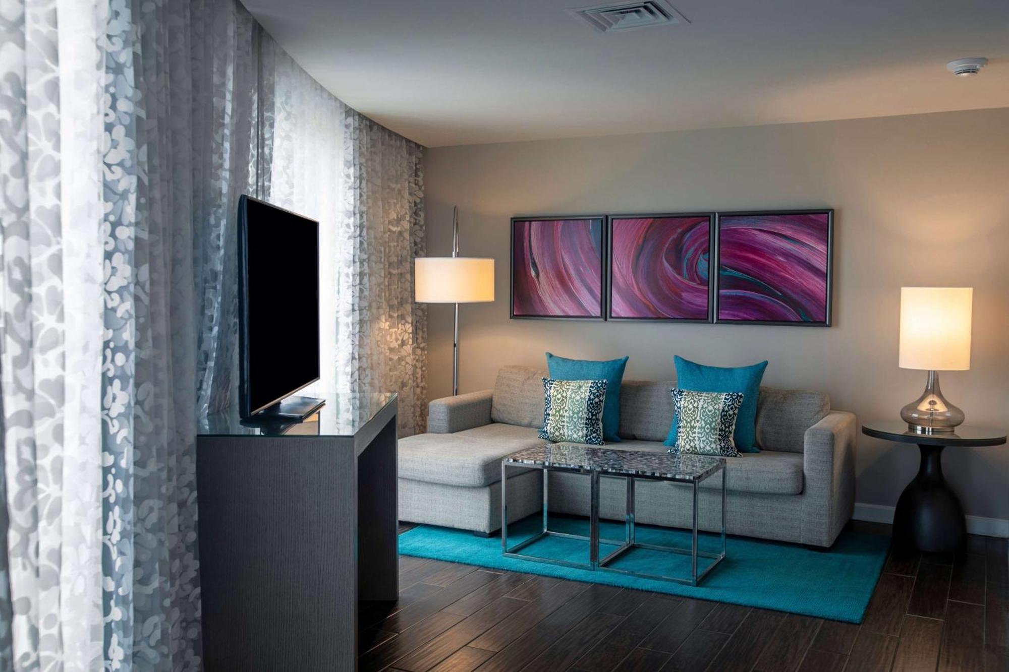 Wyndham Grand At Harbourside Place Hotel 4*
