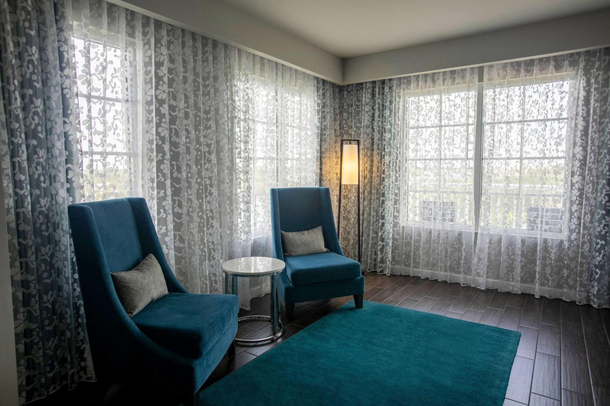 Wyndham Grand At Harbourside Place Hotel