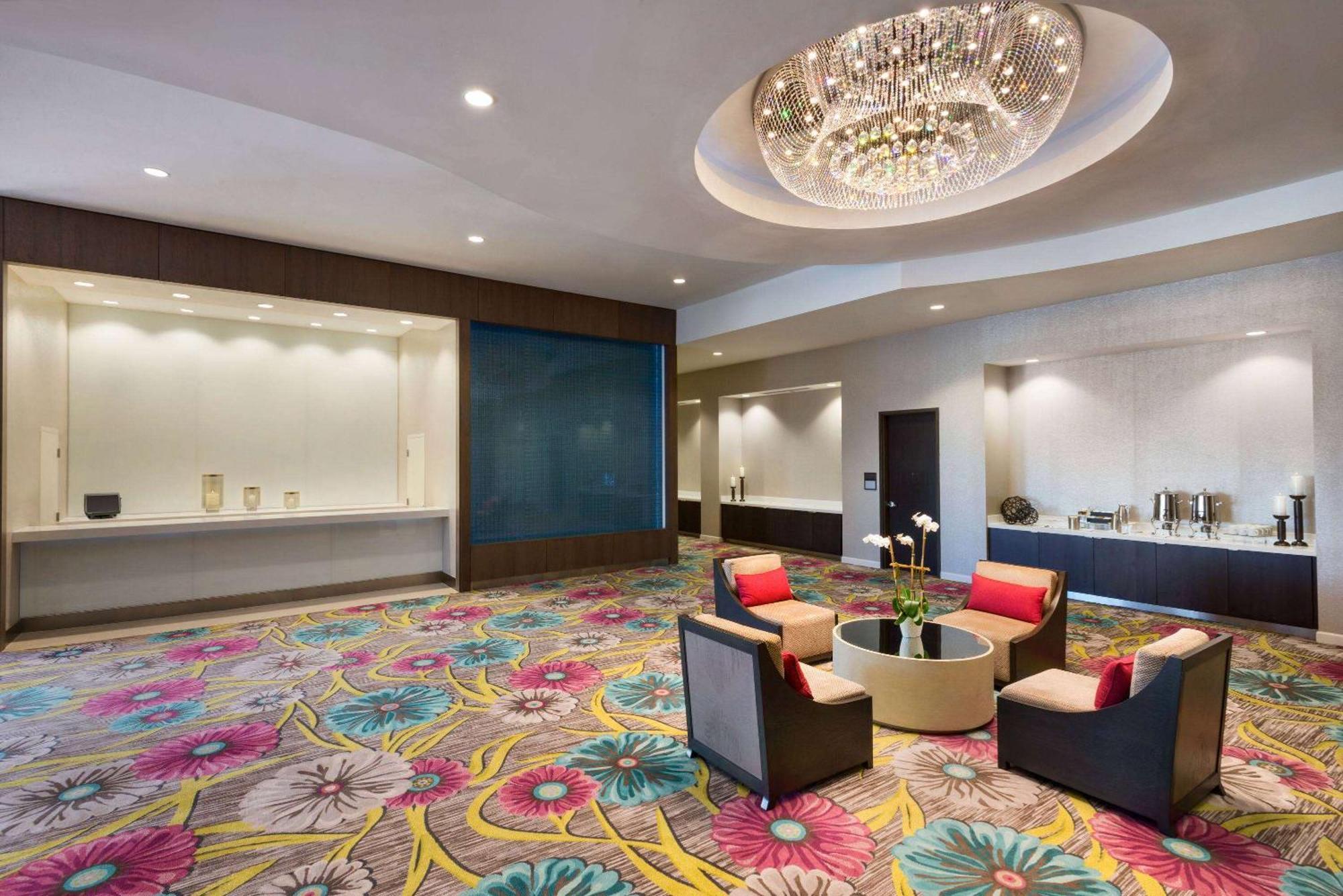 Wyndham Grand At Harbourside Place