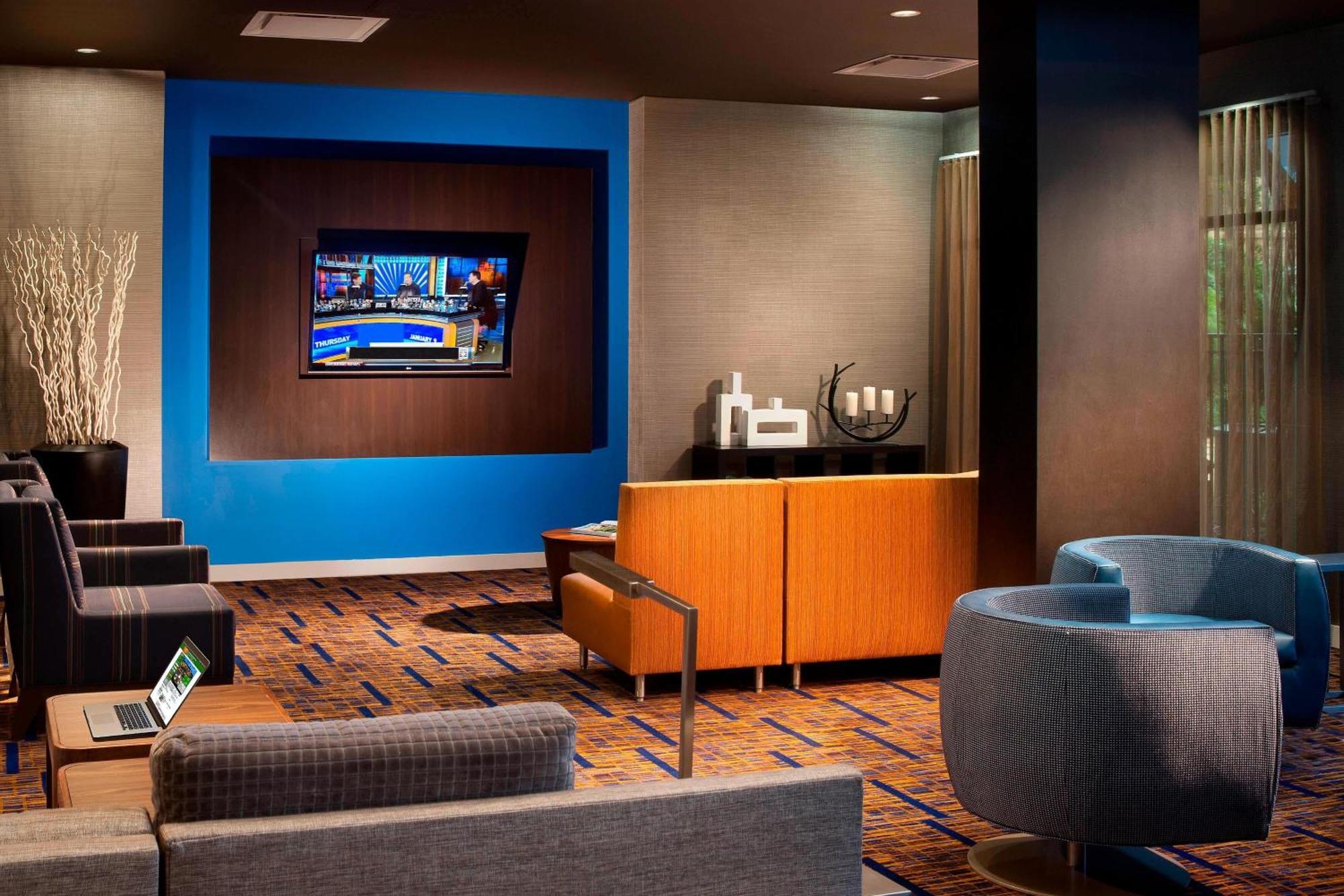 Courtyard By Marriott Orlando Buena Vista In The Marriott Village Hotel Lake Buena Vista