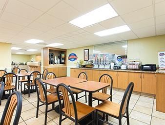 Hotel Baymont By Wyndham Near Busch Gardens